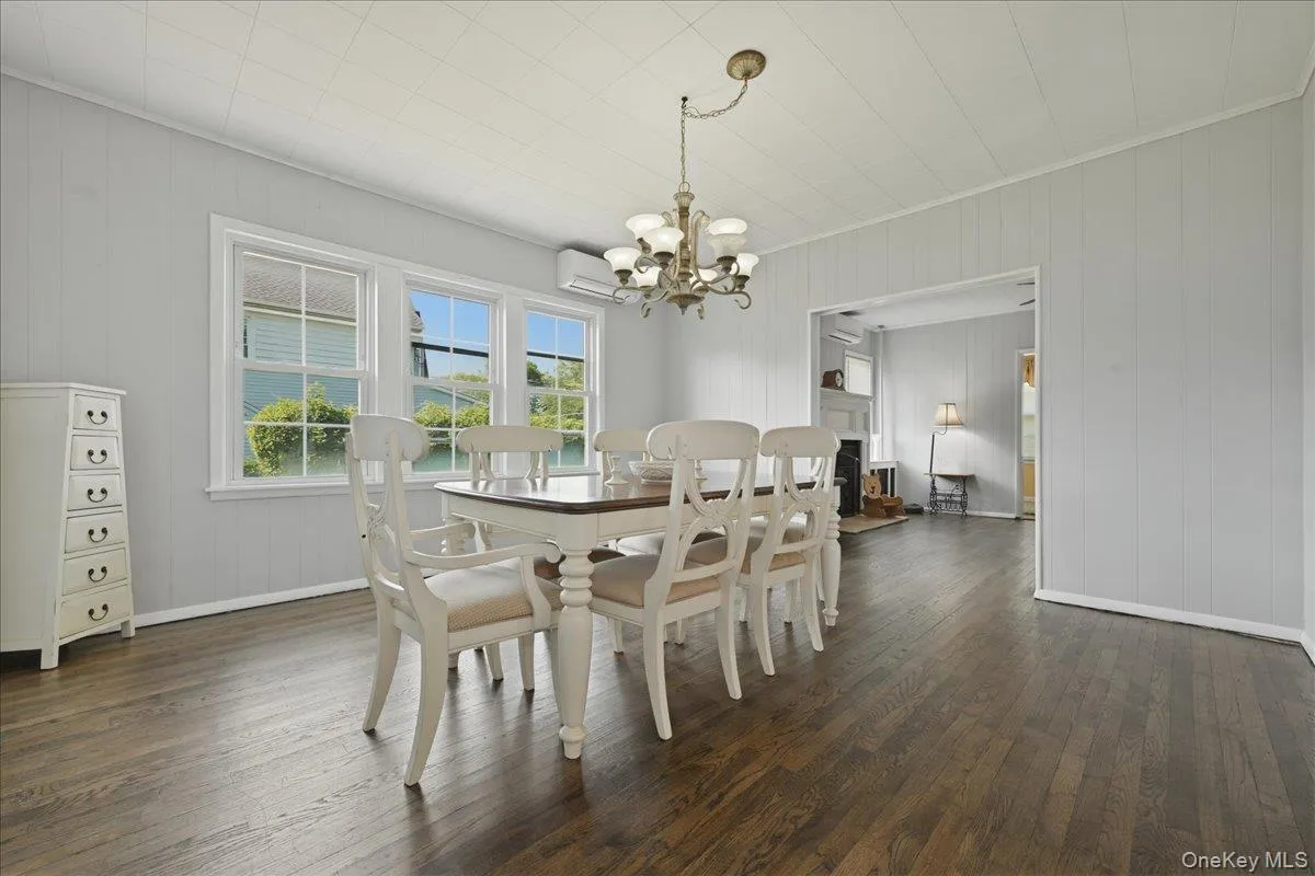 11 Moeller Street, Oyster Bay, NY, 3 Bedrooms Bedrooms, 8 Rooms Rooms,2 BathroomsBathrooms,Residential,For Rent,Moeller,0,1012376 11 Moeller Street, Oyster Bay, NY, 3 Bedrooms Bedrooms, 8 Rooms Rooms,2 BathroomsBathrooms,Residential,For Rent,Moeller,0,1012376