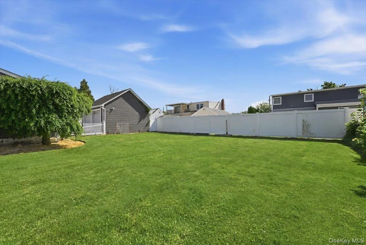 11 Moeller Street, Oyster Bay, NY, 3 Bedrooms Bedrooms, 8 Rooms Rooms,2 BathroomsBathrooms,Residential,For Rent,Moeller,0,1012376 11 Moeller Street, Oyster Bay, NY, 3 Bedrooms Bedrooms, 8 Rooms Rooms,2 BathroomsBathrooms,Residential,For Rent,Moeller,0,1012376