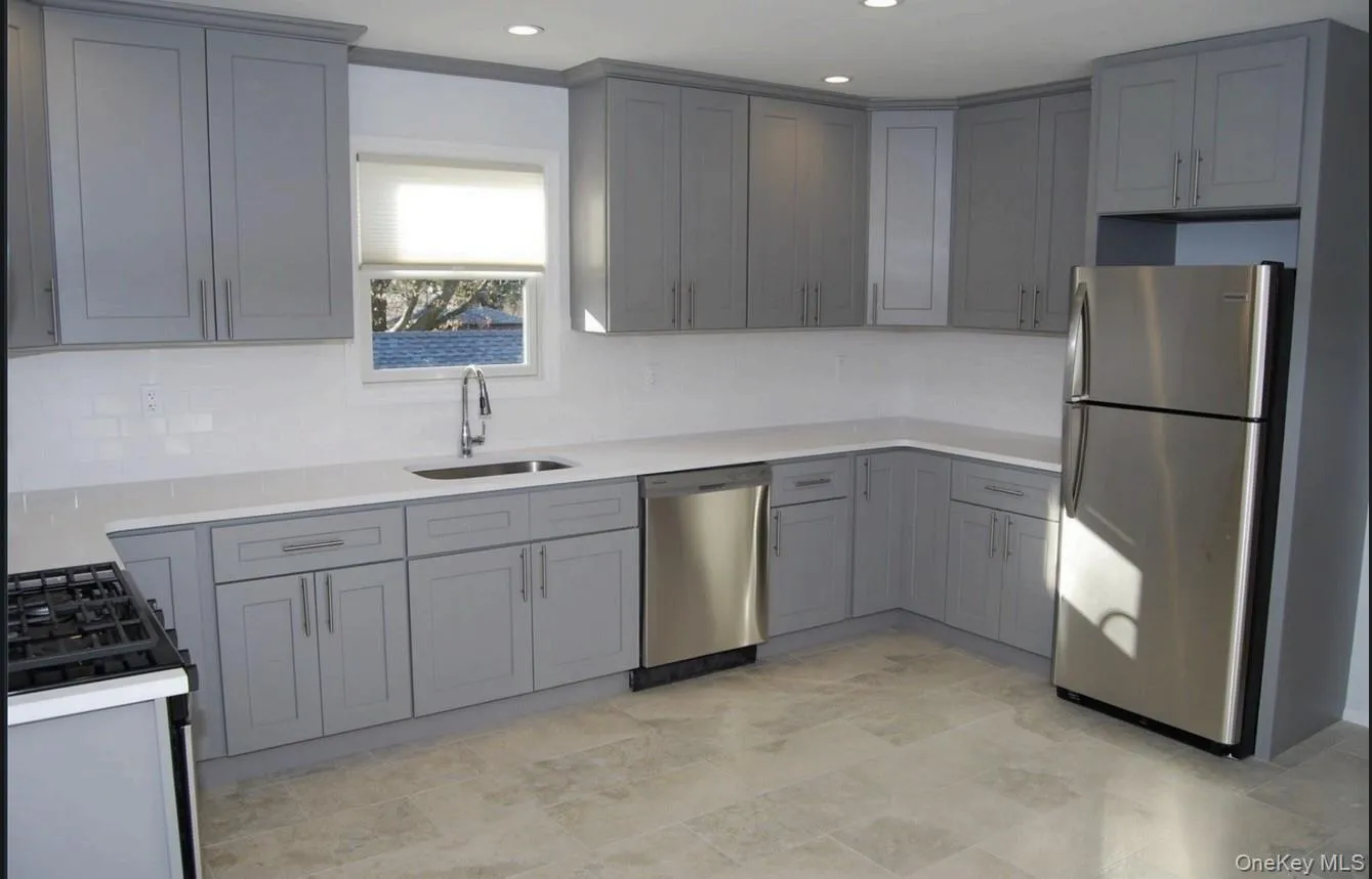 97 Coles Street, Glen Cove, NY, 2 Bedrooms Bedrooms, 4 Rooms Rooms,1 BathroomBathrooms,Residential Lease,For Rent,Coles,0,1012388 97 Coles Street, Glen Cove, NY, 2 Bedrooms Bedrooms, 4 Rooms Rooms,1 BathroomBathrooms,Residential Lease,For Rent,Coles,0,1012388