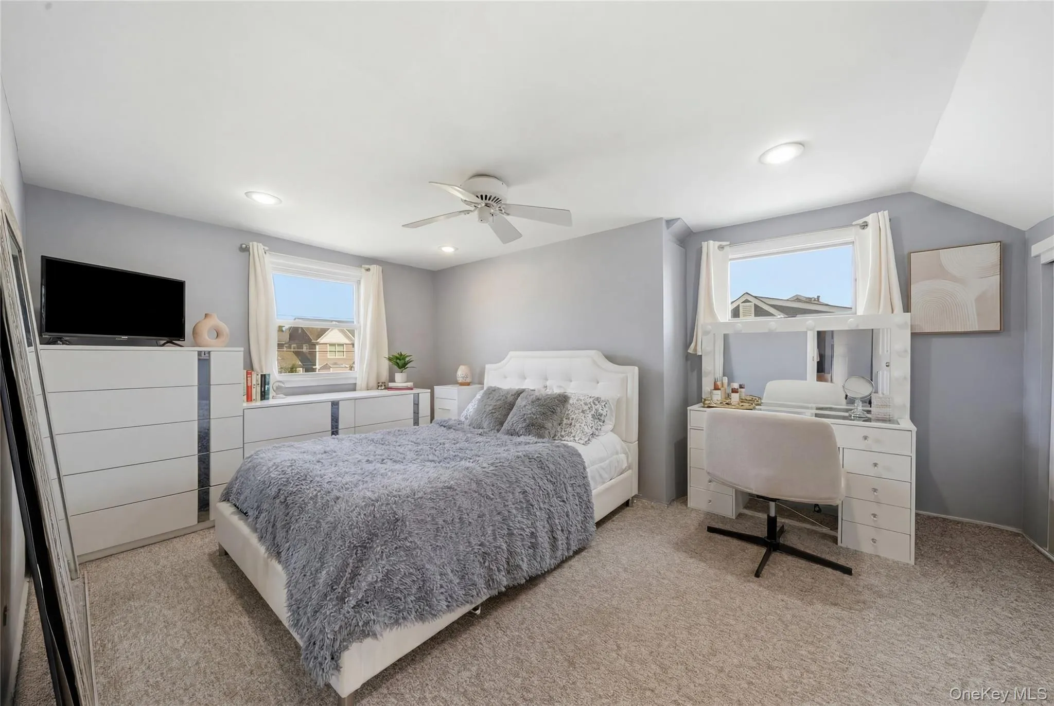 Second bedroom/office on first floor. Second bedroom/office on first floor.