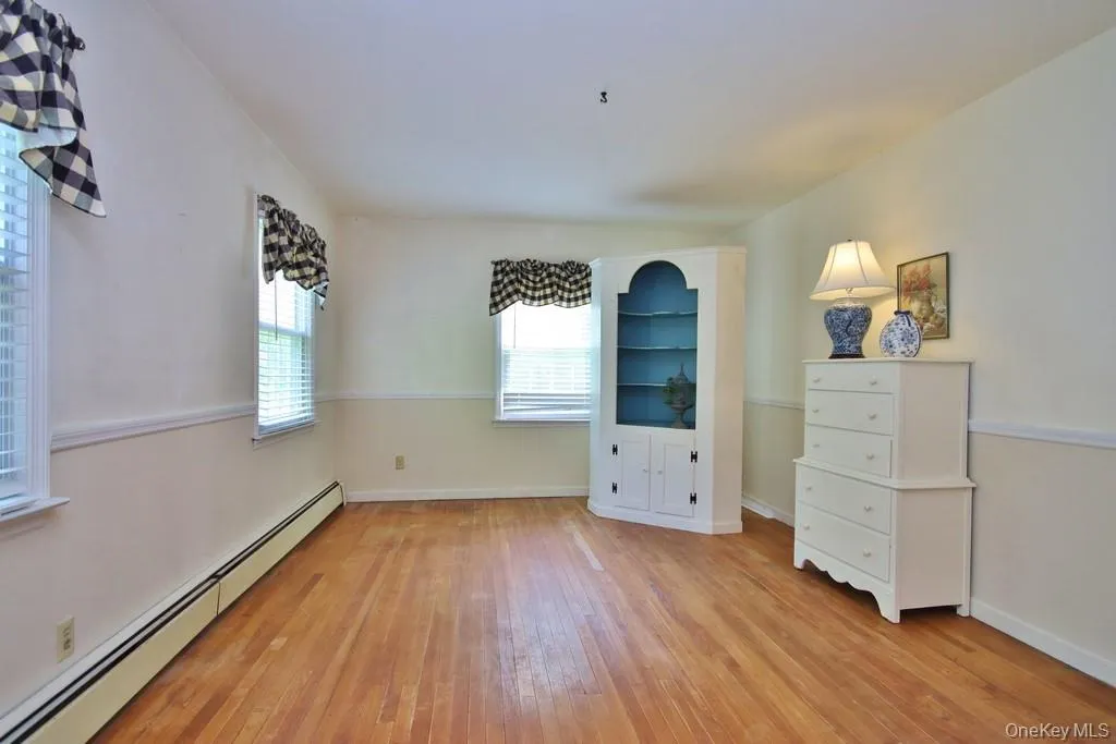 Formal dining room (can be 1st floor bedroom) Formal dining room (can be 1st floor bedroom)