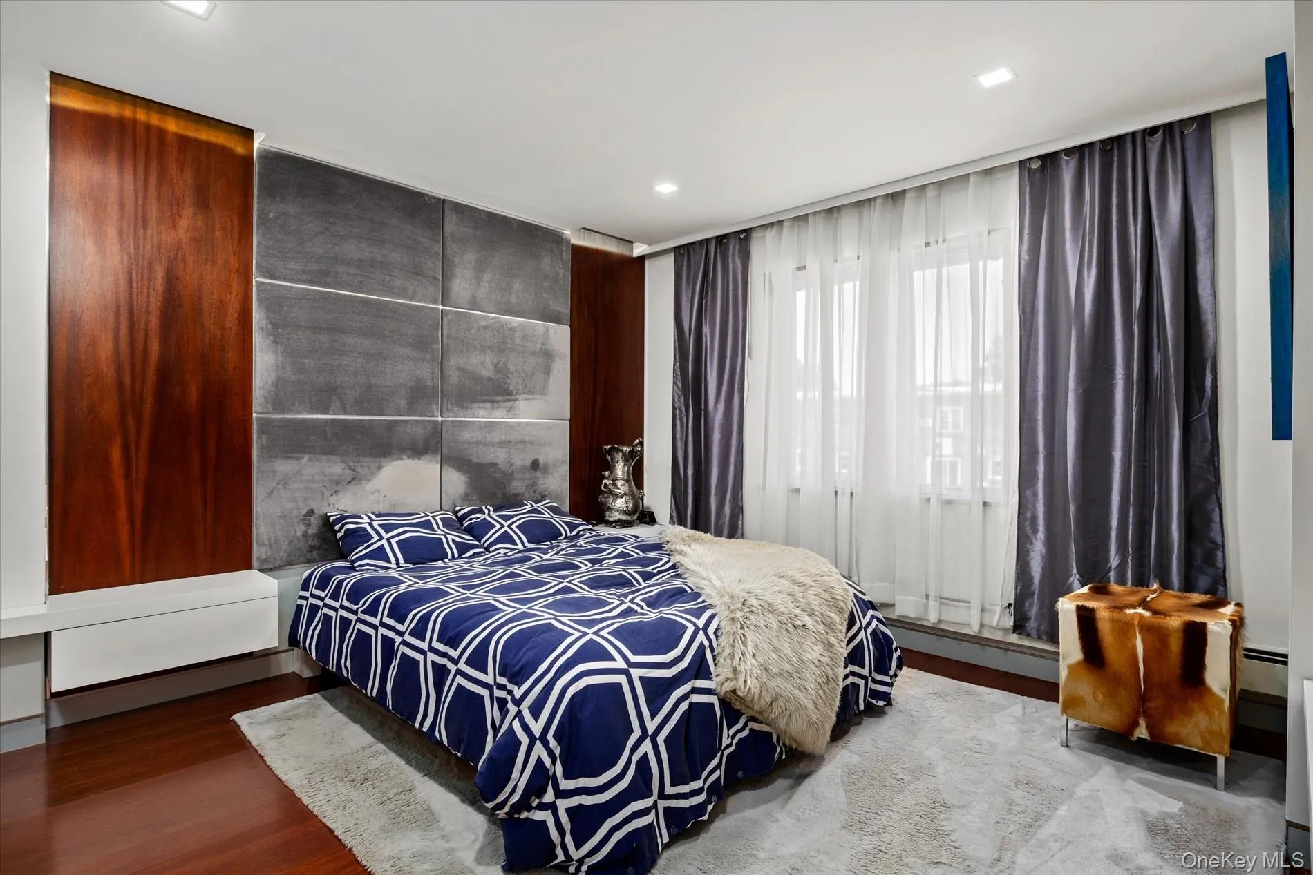 MASTER BEDROOM 1 MASTER BEDROOM 1
