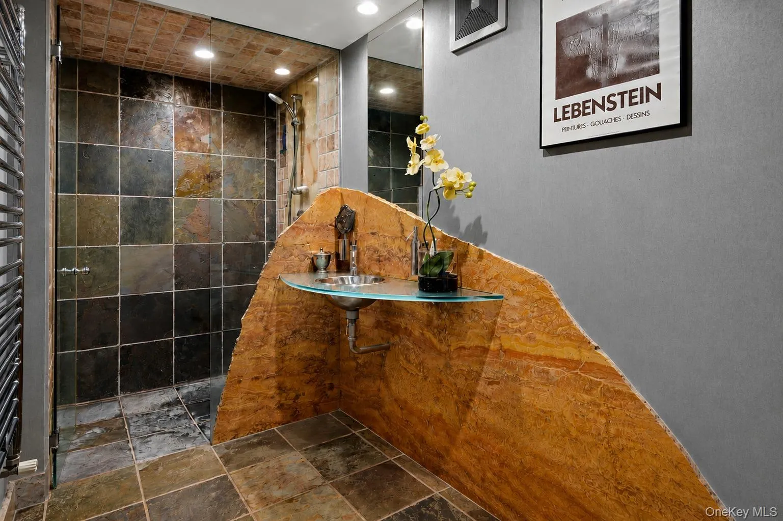 BATHROOM BATHROOM
