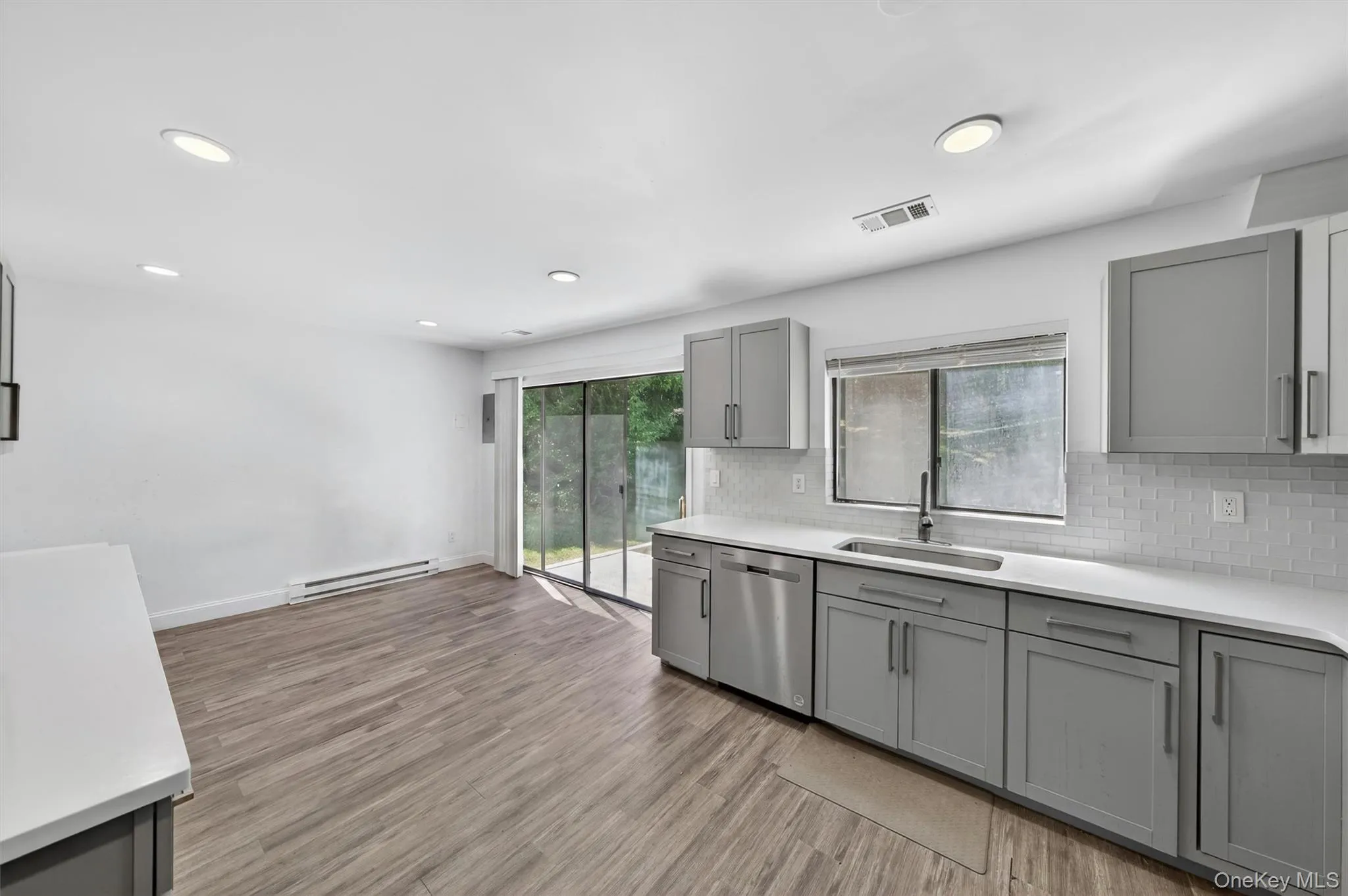 202 Concord Lane, Middletown, NY, 3 Bedrooms Bedrooms, 10 Rooms Rooms,2 BathroomsBathrooms,Residential,For Rent,Concord,0,1012400 202 Concord Lane, Middletown, NY, 3 Bedrooms Bedrooms, 10 Rooms Rooms,2 BathroomsBathrooms,Residential,For Rent,Concord,0,1012400