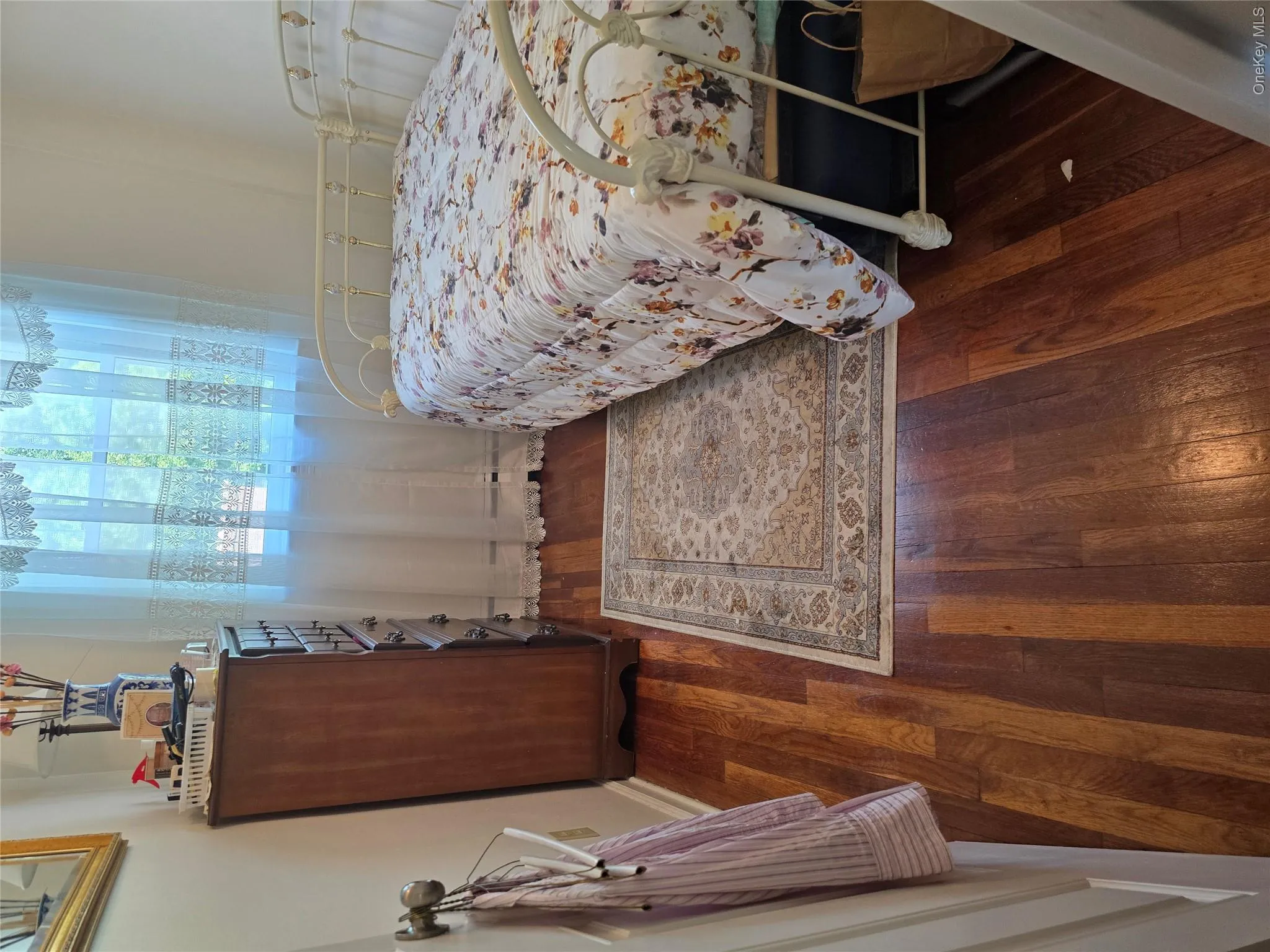 4055 Wickham Avenue, New York, NY, 3 Bedrooms Bedrooms, 6 Rooms Rooms,1 BathroomBathrooms,Residential Lease,For Rent,Wickham,0,1012401 4055 Wickham Avenue, New York, NY, 3 Bedrooms Bedrooms, 6 Rooms Rooms,1 BathroomBathrooms,Residential Lease,For Rent,Wickham,0,1012401