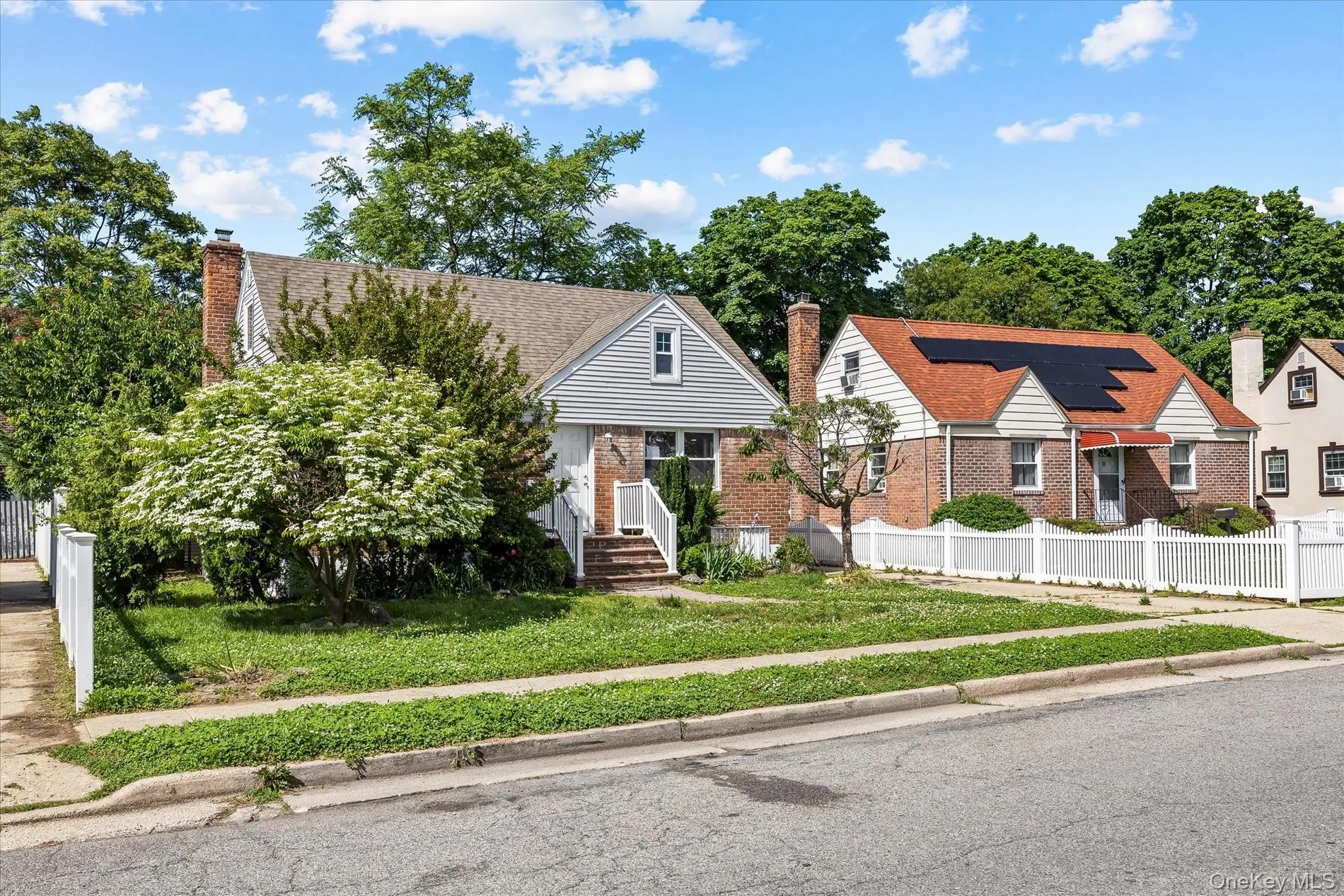 27 Circle Drive, Hempstead, NY, 5 Bedrooms Bedrooms, 6 Rooms Rooms,3 BathroomsBathrooms,Residential,For Rent,Circle,0,1012411 27 Circle Drive, Hempstead, NY, 5 Bedrooms Bedrooms, 6 Rooms Rooms,3 BathroomsBathrooms,Residential,For Rent,Circle,0,1012411