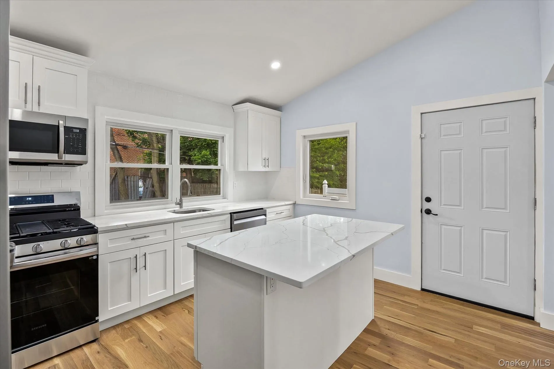 27 Circle Drive, Hempstead, NY, 5 Bedrooms Bedrooms, 6 Rooms Rooms,3 BathroomsBathrooms,Residential,For Rent,Circle,0,1012411 27 Circle Drive, Hempstead, NY, 5 Bedrooms Bedrooms, 6 Rooms Rooms,3 BathroomsBathrooms,Residential,For Rent,Circle,0,1012411
