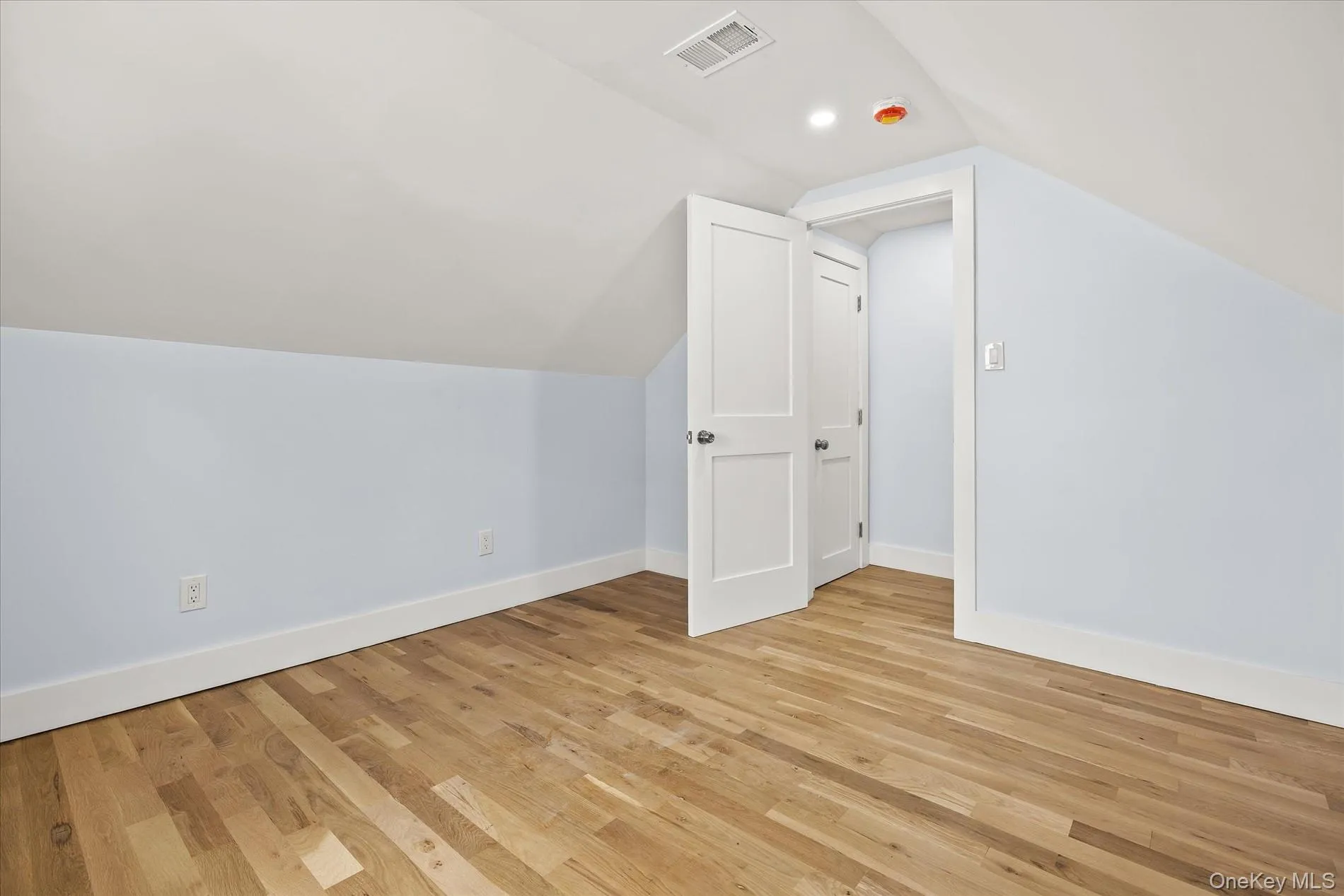 27 Circle Drive, Hempstead, NY, 5 Bedrooms Bedrooms, 6 Rooms Rooms,3 BathroomsBathrooms,Residential,For Rent,Circle,0,1012411 27 Circle Drive, Hempstead, NY, 5 Bedrooms Bedrooms, 6 Rooms Rooms,3 BathroomsBathrooms,Residential,For Rent,Circle,0,1012411