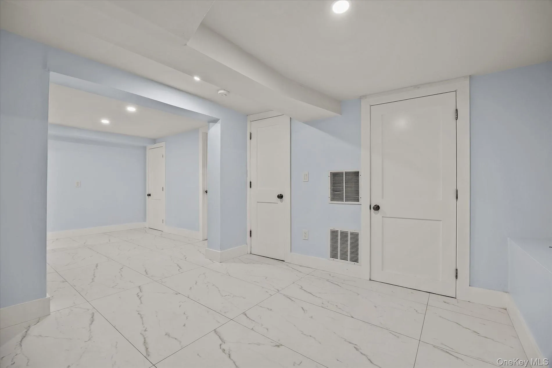 27 Circle Drive, Hempstead, NY, 5 Bedrooms Bedrooms, 6 Rooms Rooms,3 BathroomsBathrooms,Residential,For Rent,Circle,0,1012411 27 Circle Drive, Hempstead, NY, 5 Bedrooms Bedrooms, 6 Rooms Rooms,3 BathroomsBathrooms,Residential,For Rent,Circle,0,1012411