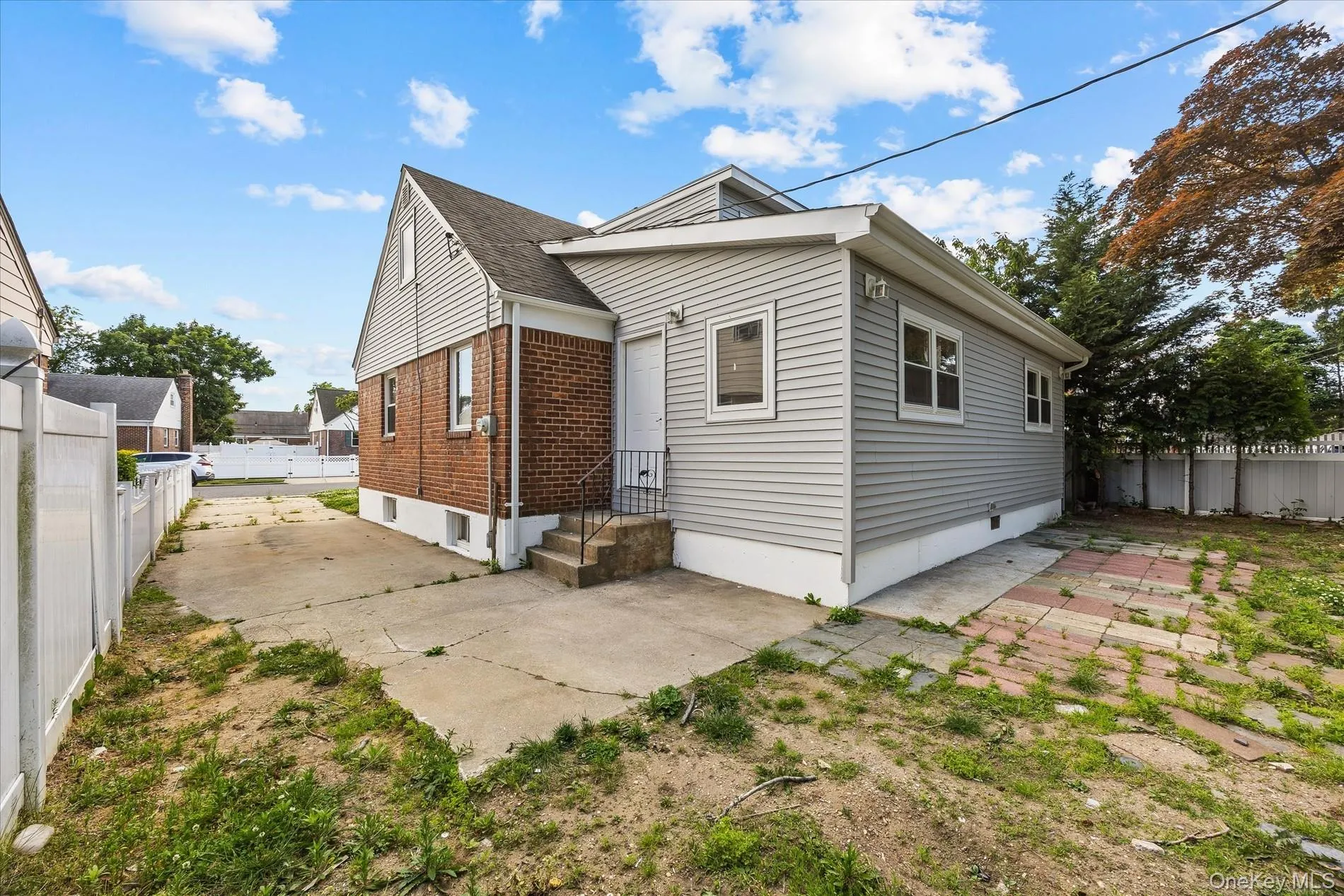 27 Circle Drive, Hempstead, NY, 5 Bedrooms Bedrooms, 6 Rooms Rooms,3 BathroomsBathrooms,Residential,For Rent,Circle,0,1012411 27 Circle Drive, Hempstead, NY, 5 Bedrooms Bedrooms, 6 Rooms Rooms,3 BathroomsBathrooms,Residential,For Rent,Circle,0,1012411