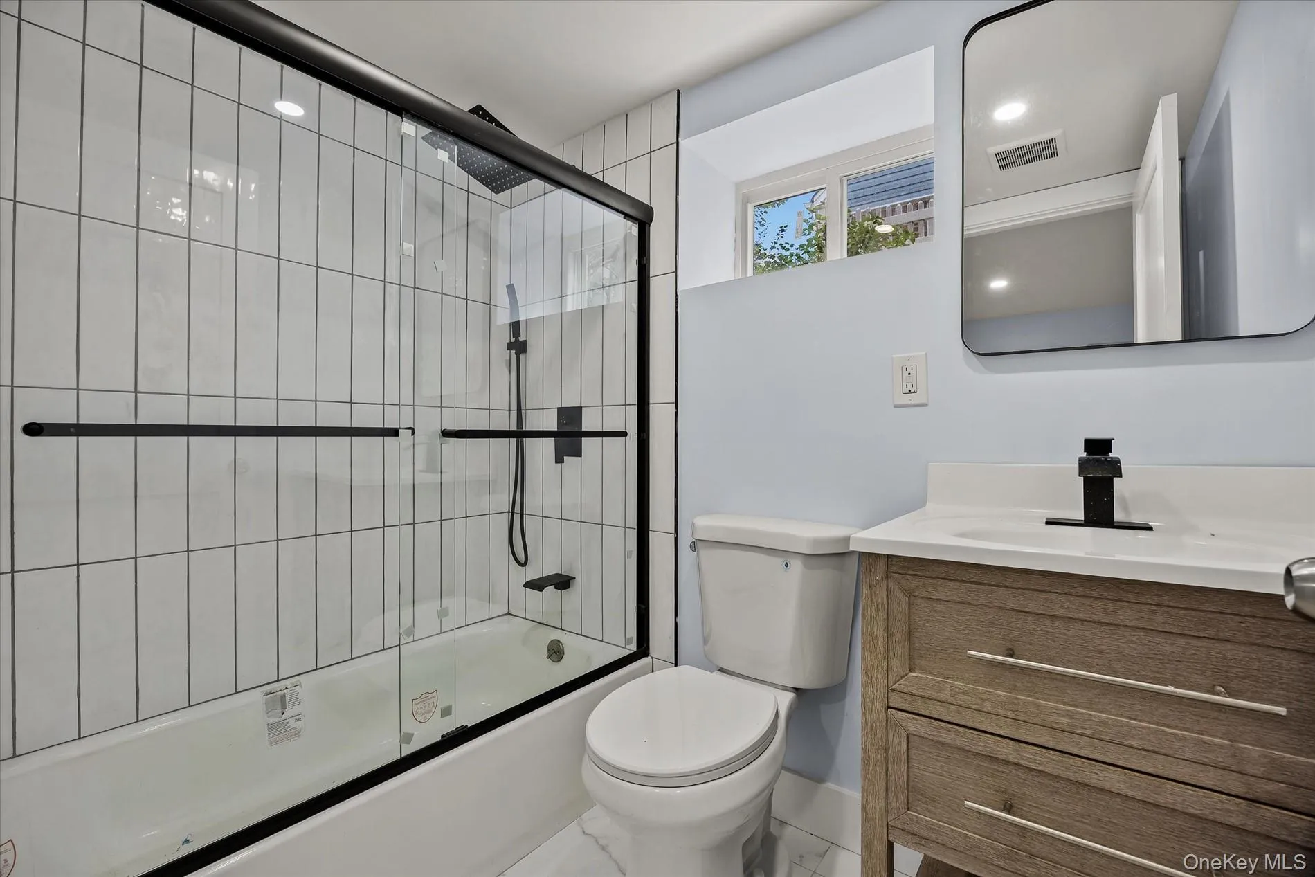 27 Circle Drive, Hempstead, NY, 5 Bedrooms Bedrooms, 6 Rooms Rooms,3 BathroomsBathrooms,Residential,For Rent,Circle,0,1012411 27 Circle Drive, Hempstead, NY, 5 Bedrooms Bedrooms, 6 Rooms Rooms,3 BathroomsBathrooms,Residential,For Rent,Circle,0,1012411