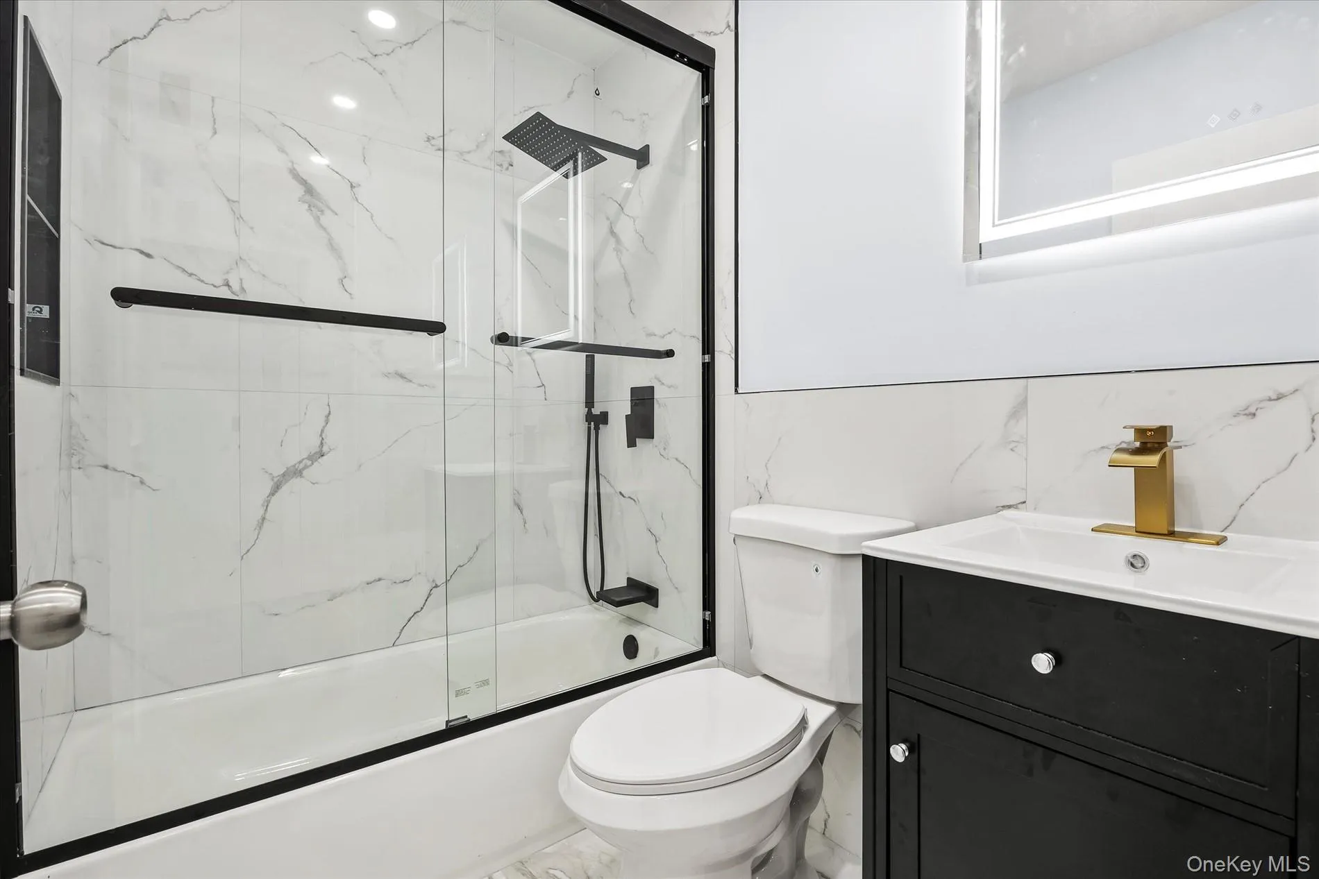 27 Circle Drive, Hempstead, NY, 5 Bedrooms Bedrooms, 6 Rooms Rooms,3 BathroomsBathrooms,Residential,For Rent,Circle,0,1012411 27 Circle Drive, Hempstead, NY, 5 Bedrooms Bedrooms, 6 Rooms Rooms,3 BathroomsBathrooms,Residential,For Rent,Circle,0,1012411