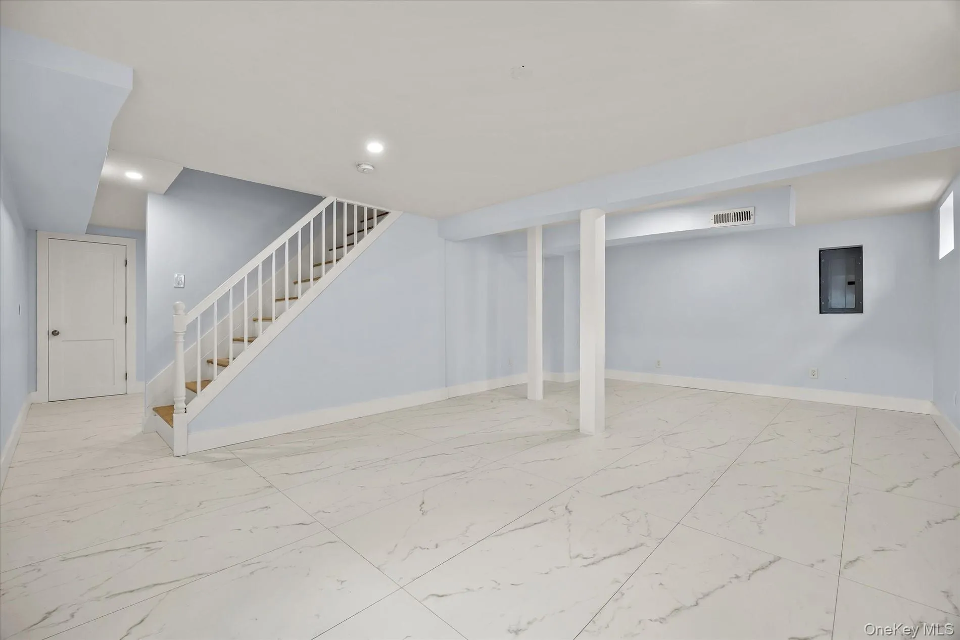 27 Circle Drive, Hempstead, NY, 5 Bedrooms Bedrooms, 6 Rooms Rooms,3 BathroomsBathrooms,Residential,For Rent,Circle,0,1012411 27 Circle Drive, Hempstead, NY, 5 Bedrooms Bedrooms, 6 Rooms Rooms,3 BathroomsBathrooms,Residential,For Rent,Circle,0,1012411