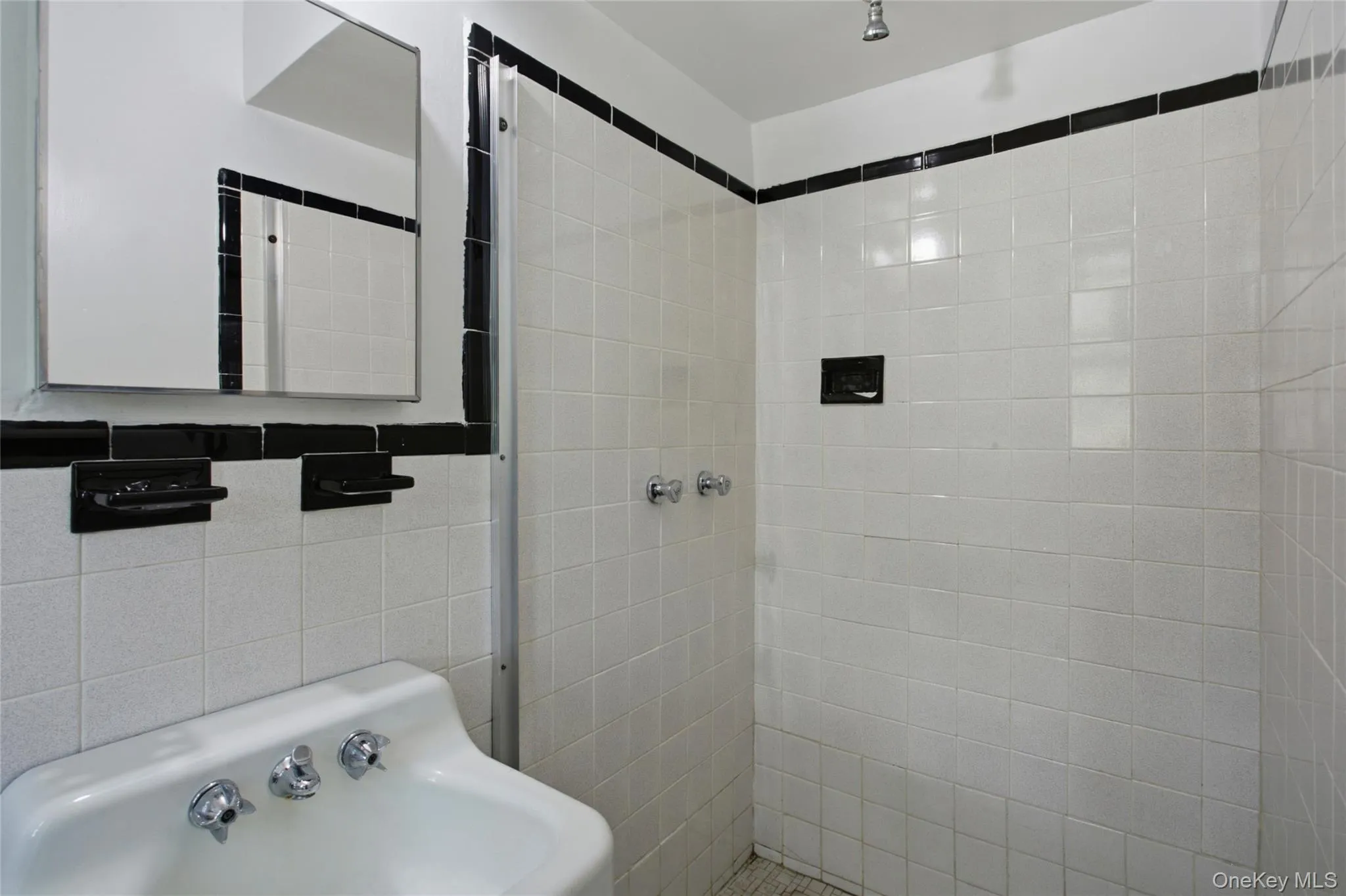 6485 Broadway, New York, NY, 2 Bedrooms Bedrooms, 5 Rooms Rooms,2 BathroomsBathrooms,Residential,For Rent,Broadway,0,1012415 6485 Broadway, New York, NY, 2 Bedrooms Bedrooms, 5 Rooms Rooms,2 BathroomsBathrooms,Residential,For Rent,Broadway,0,1012415