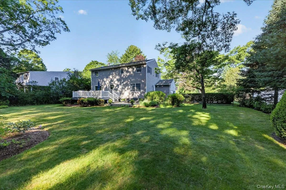 57 Hillside Avenue, Smithtown, NY, 3 Bedrooms Bedrooms, 7 Rooms Rooms,2 BathroomsBathrooms,Residential,For Rent,Hillside,0,1012416 57 Hillside Avenue, Smithtown, NY, 3 Bedrooms Bedrooms, 7 Rooms Rooms,2 BathroomsBathrooms,Residential,For Rent,Hillside,0,1012416