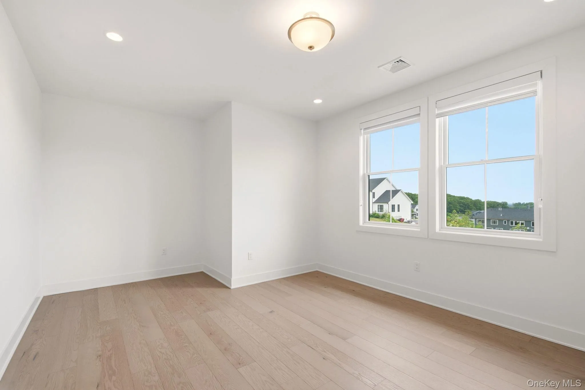 1 Levitow Court, Huntington, NY, 5 Bedrooms Bedrooms, 10 Rooms Rooms,4 BathroomsBathrooms,Residential,For Rent,Levitow,0,1012418 1 Levitow Court, Huntington, NY, 5 Bedrooms Bedrooms, 10 Rooms Rooms,4 BathroomsBathrooms,Residential,For Rent,Levitow,0,1012418