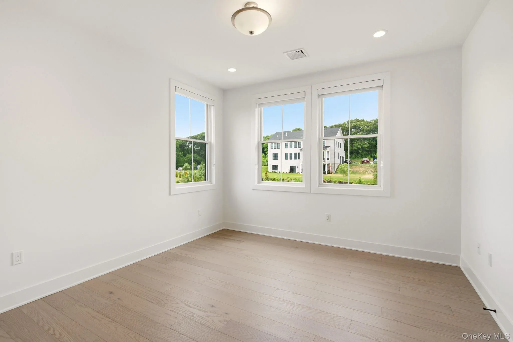 1 Levitow Court, Huntington, NY, 5 Bedrooms Bedrooms, 10 Rooms Rooms,4 BathroomsBathrooms,Residential,For Rent,Levitow,0,1012418 1 Levitow Court, Huntington, NY, 5 Bedrooms Bedrooms, 10 Rooms Rooms,4 BathroomsBathrooms,Residential,For Rent,Levitow,0,1012418