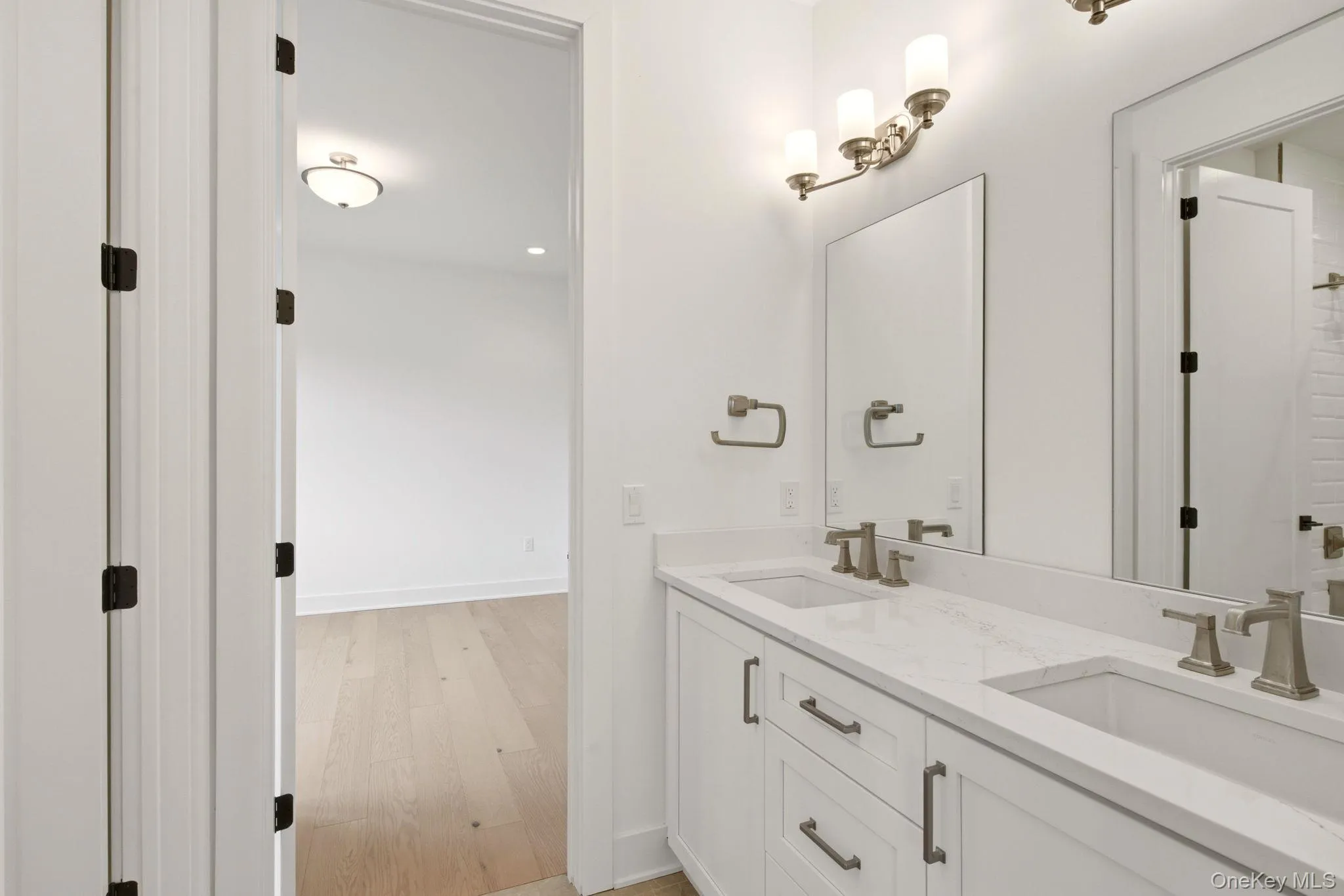 1 Levitow Court, Huntington, NY, 5 Bedrooms Bedrooms, 10 Rooms Rooms,4 BathroomsBathrooms,Residential,For Rent,Levitow,0,1012418 1 Levitow Court, Huntington, NY, 5 Bedrooms Bedrooms, 10 Rooms Rooms,4 BathroomsBathrooms,Residential,For Rent,Levitow,0,1012418