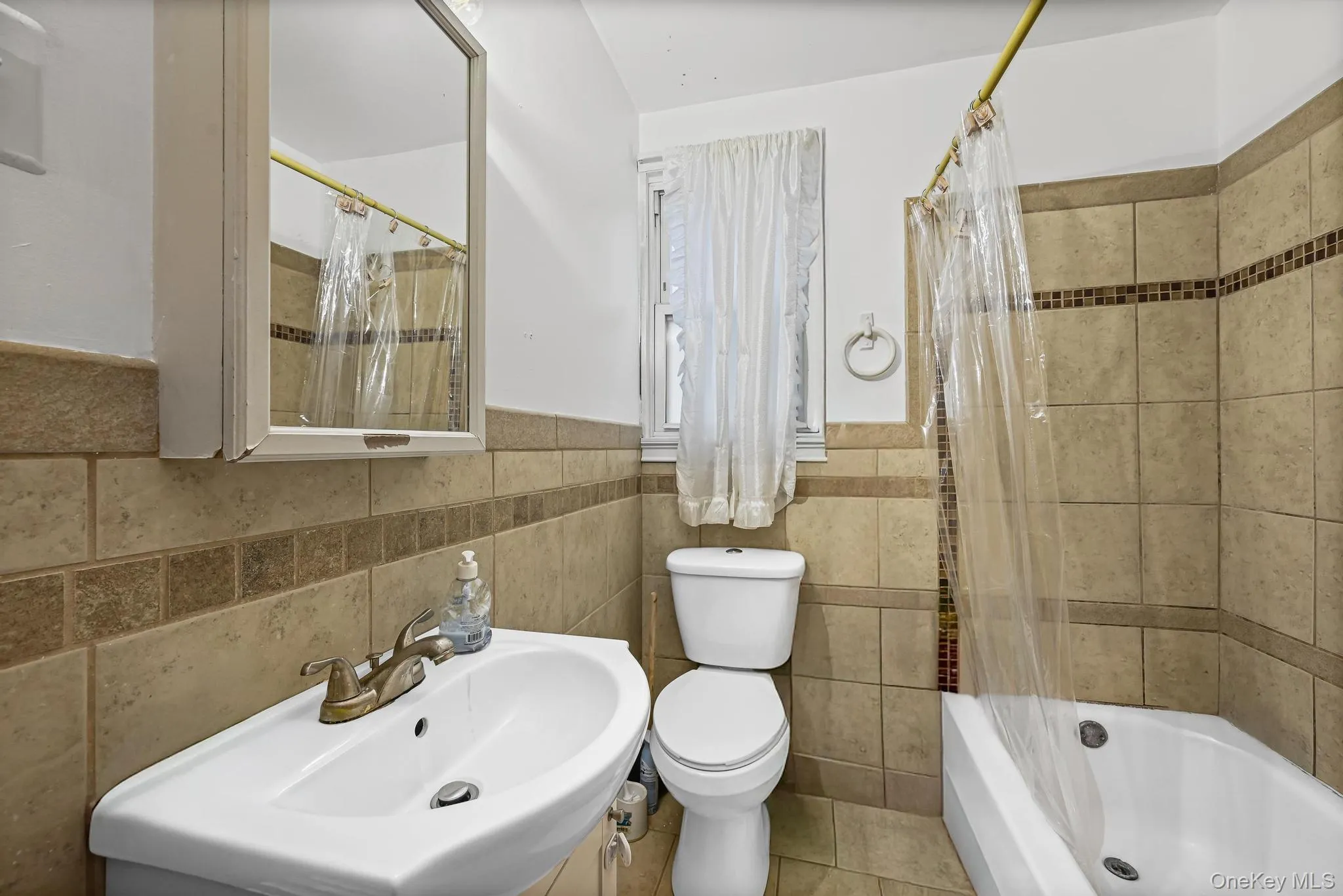 11518 146th Street, New York, NY, 3 Bedrooms Bedrooms, 6 Rooms Rooms,2 BathroomsBathrooms,Residential,For Rent,146th,0,1012421 11518 146th Street, New York, NY, 3 Bedrooms Bedrooms, 6 Rooms Rooms,2 BathroomsBathrooms,Residential,For Rent,146th,0,1012421