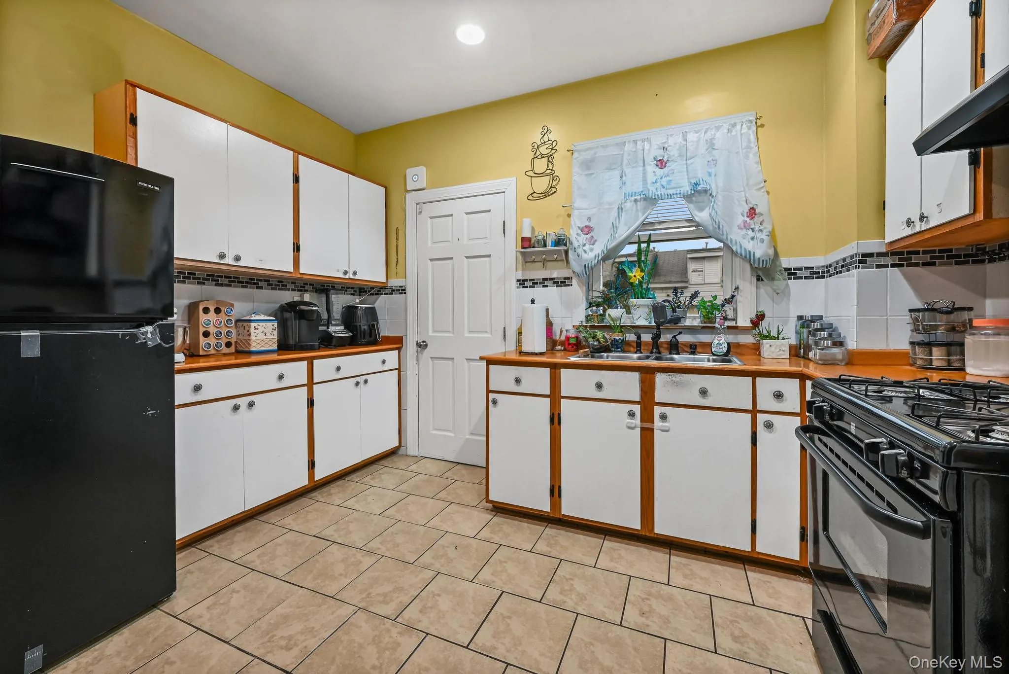 11518 146th Street, New York, NY, 3 Bedrooms Bedrooms, 6 Rooms Rooms,2 BathroomsBathrooms,Residential,For Rent,146th,0,1012421 11518 146th Street, New York, NY, 3 Bedrooms Bedrooms, 6 Rooms Rooms,2 BathroomsBathrooms,Residential,For Rent,146th,0,1012421