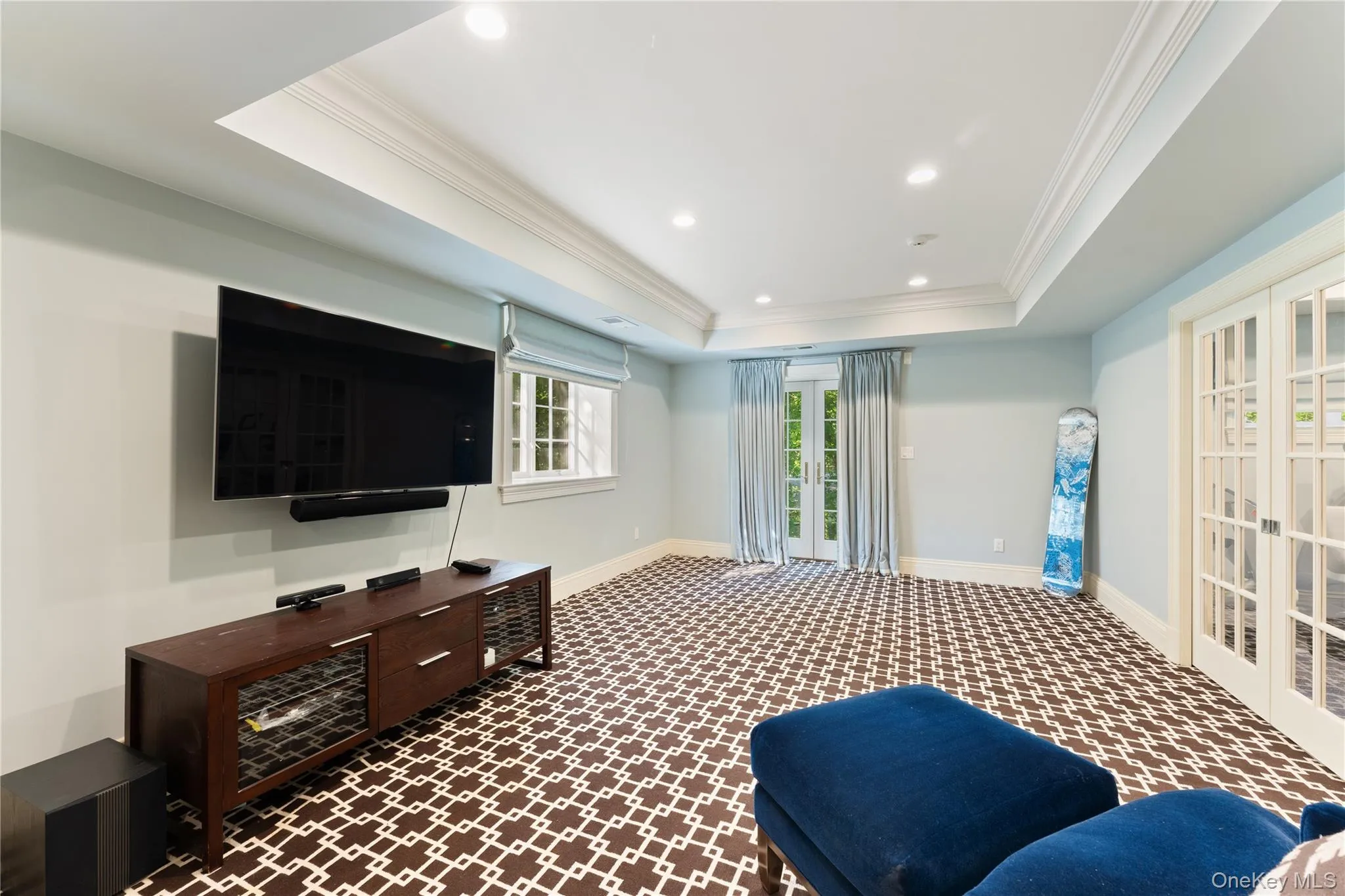 media room, access to outside media room, access to outside