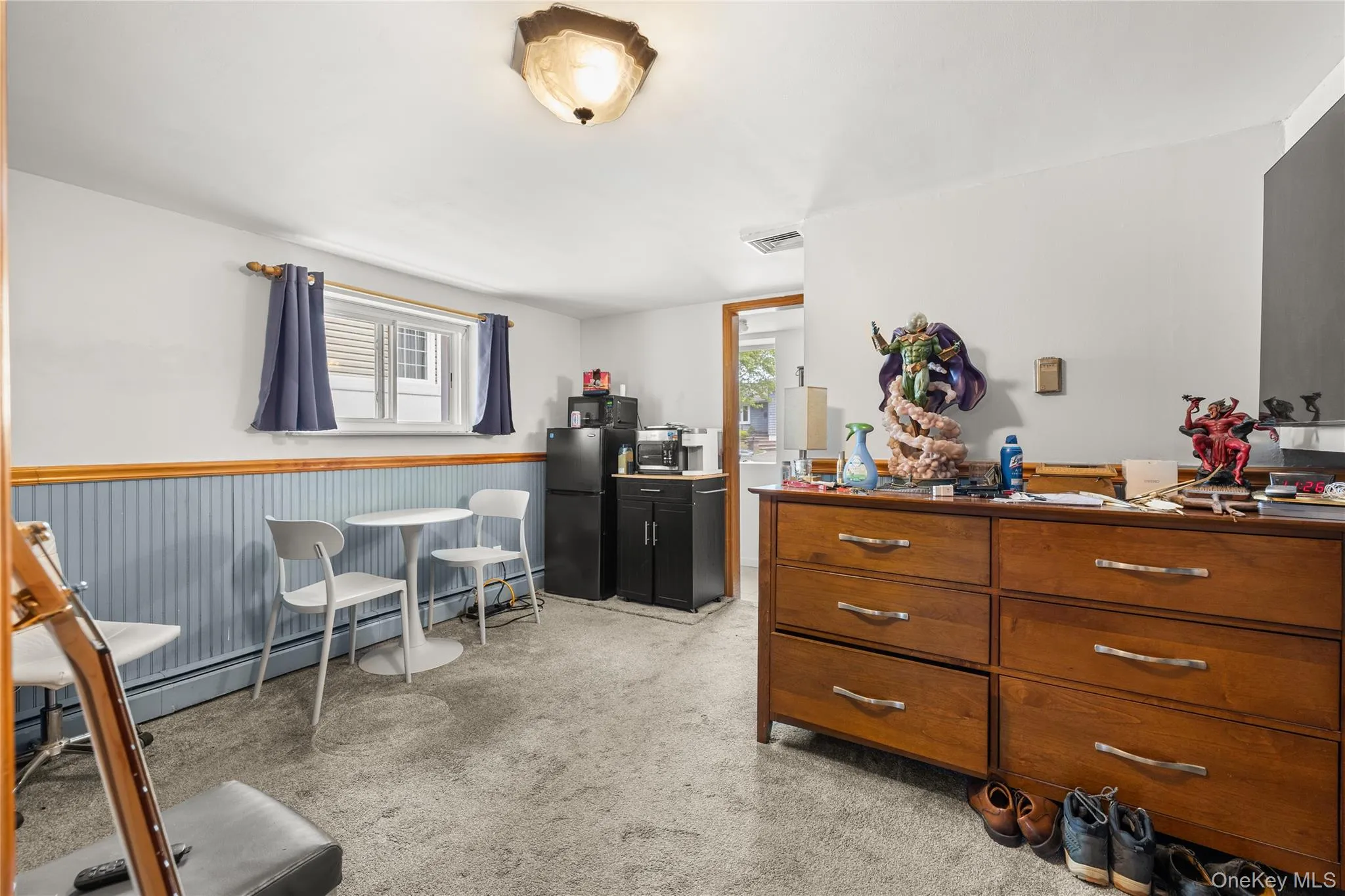 Garage converted to bedroom with private full bath next to den with outside entrance Garage converted to bedroom with private full bath next to den with outside entrance