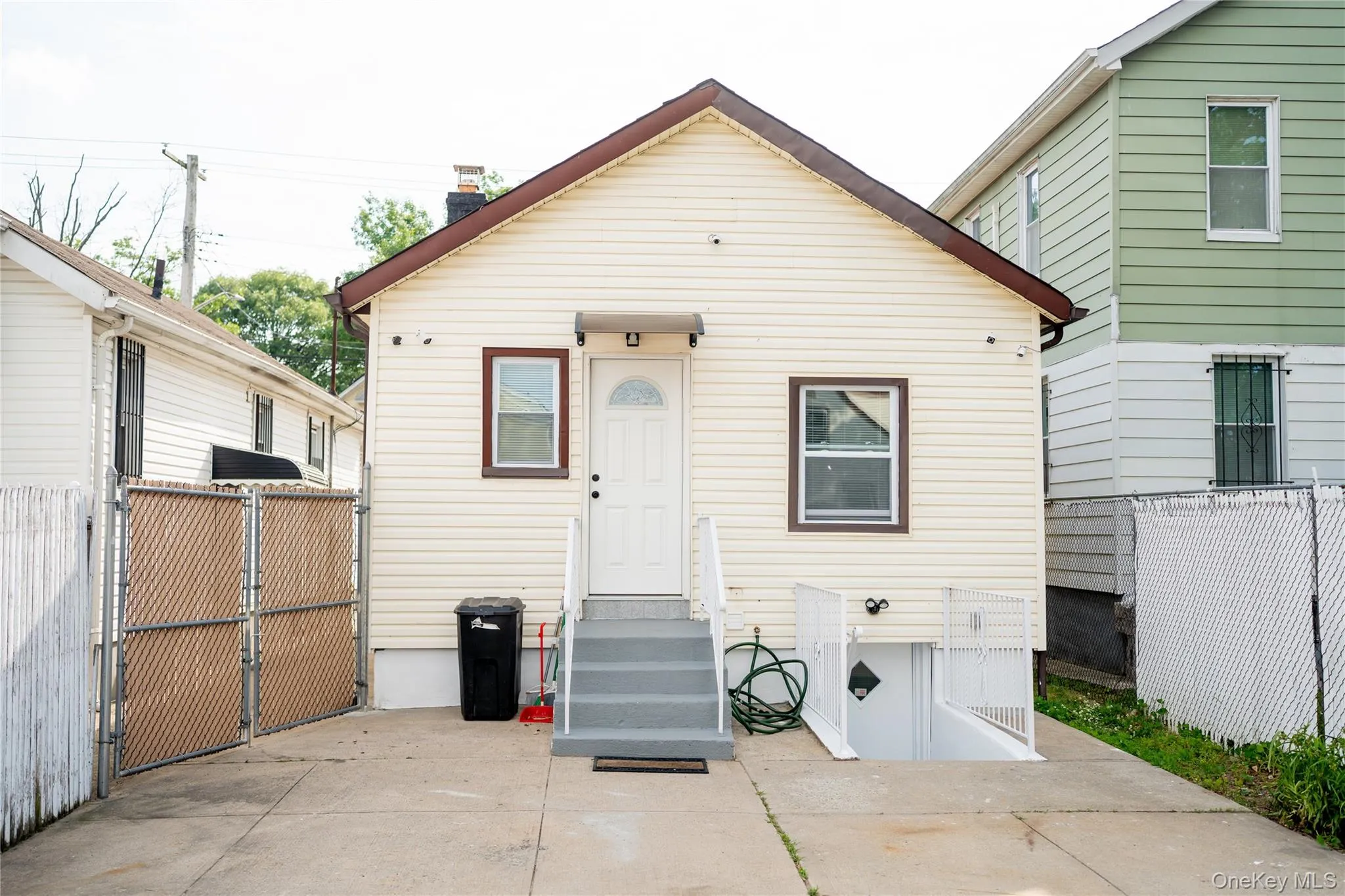 12047 144th Street, New York, NY, 3 Bedrooms Bedrooms, 5 Rooms Rooms,2 BathroomsBathrooms,Residential,For Rent,144th,0,1012425 12047 144th Street, New York, NY, 3 Bedrooms Bedrooms, 5 Rooms Rooms,2 BathroomsBathrooms,Residential,For Rent,144th,0,1012425