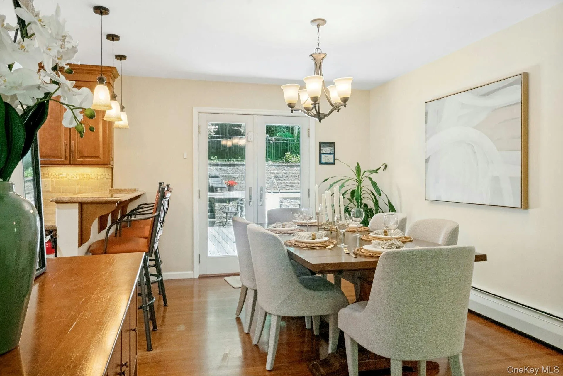 Elegant dining space with easy access through SGD to outside deck. Elegant dining space with easy access through SGD to outside deck.