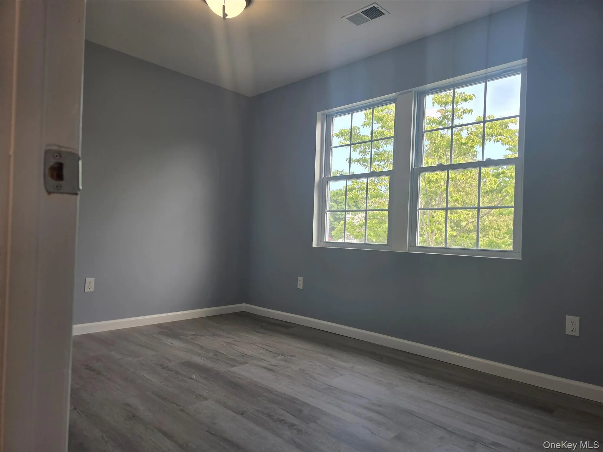9 Trim Street, Islip, NY, 2 Bedrooms Bedrooms, 4 Rooms Rooms,1 BathroomBathrooms,Residential,For Rent,Trim,0,1012443 9 Trim Street, Islip, NY, 2 Bedrooms Bedrooms, 4 Rooms Rooms,1 BathroomBathrooms,Residential,For Rent,Trim,0,1012443