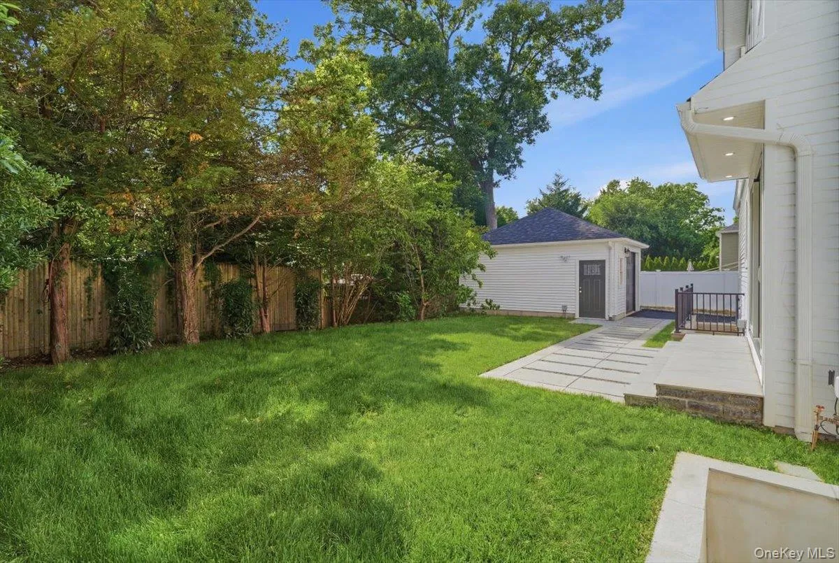 96 Shadyside Avenue, North Hempstead, NY, 5 Bedrooms Bedrooms, 12 Rooms Rooms,5 BathroomsBathrooms,Residential,For Rent,Shadyside,0,1012446 96 Shadyside Avenue, North Hempstead, NY, 5 Bedrooms Bedrooms, 12 Rooms Rooms,5 BathroomsBathrooms,Residential,For Rent,Shadyside,0,1012446