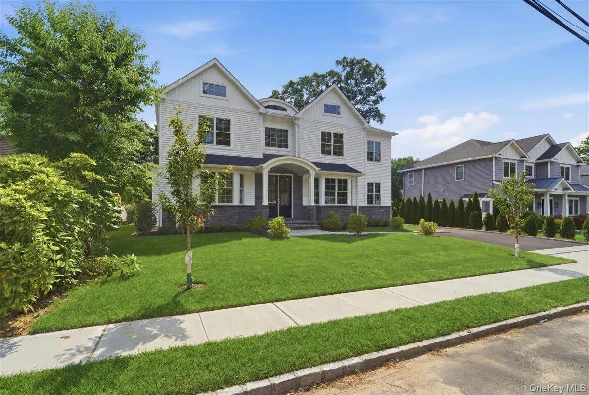 96 Shadyside Avenue, North Hempstead, NY, 5 Bedrooms Bedrooms, 12 Rooms Rooms,5 BathroomsBathrooms,Residential,For Rent,Shadyside,0,1012446 96 Shadyside Avenue, North Hempstead, NY, 5 Bedrooms Bedrooms, 12 Rooms Rooms,5 BathroomsBathrooms,Residential,For Rent,Shadyside,0,1012446