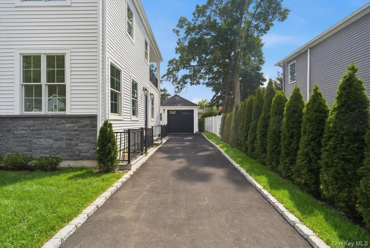 96 Shadyside Avenue, North Hempstead, NY, 5 Bedrooms Bedrooms, 12 Rooms Rooms,5 BathroomsBathrooms,Residential,For Rent,Shadyside,0,1012446 96 Shadyside Avenue, North Hempstead, NY, 5 Bedrooms Bedrooms, 12 Rooms Rooms,5 BathroomsBathrooms,Residential,For Rent,Shadyside,0,1012446