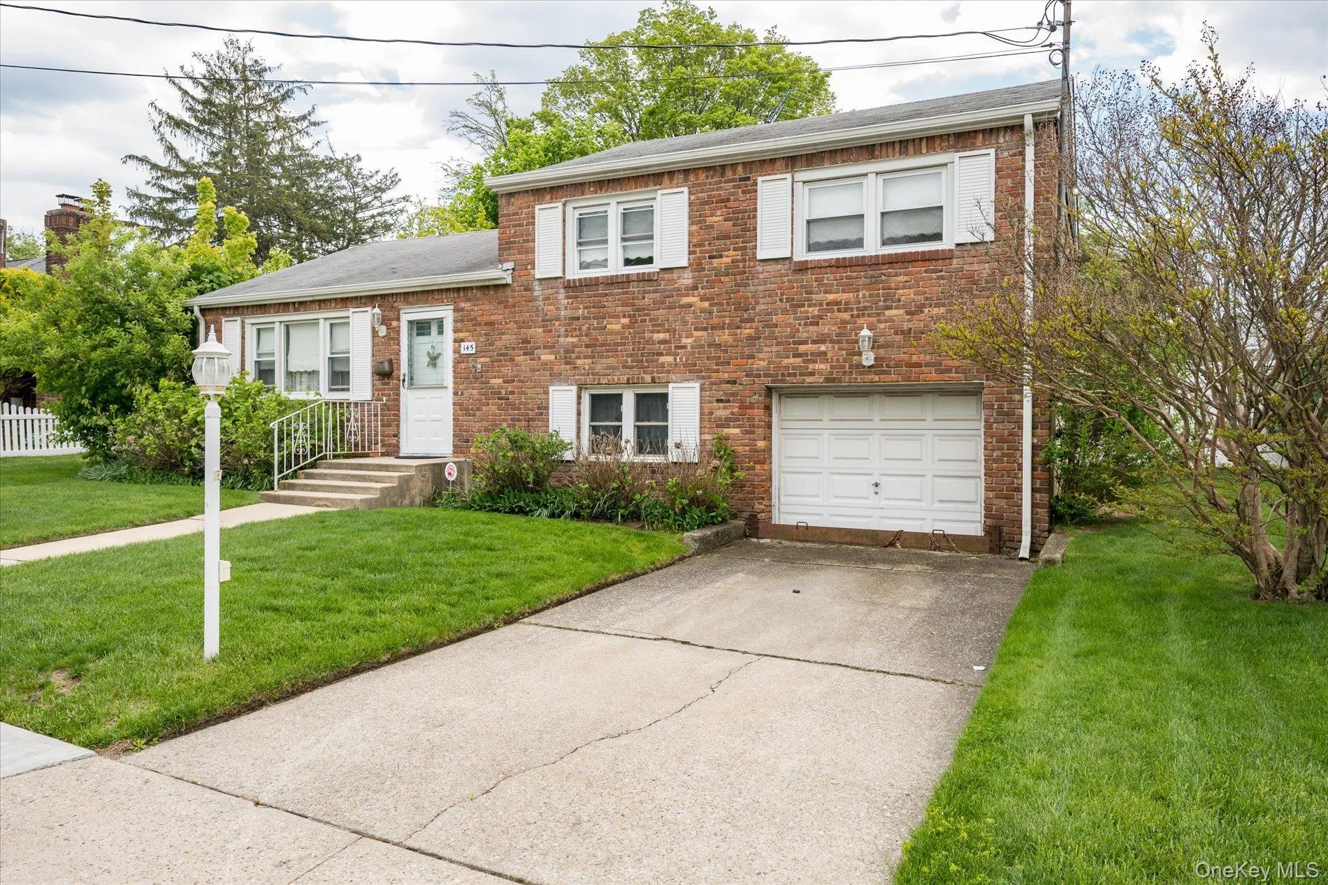 145 Arthur Avenue, Hempstead, NY, 3 Bedrooms Bedrooms, 8 Rooms Rooms,1 BathroomBathrooms,Residential,For Rent,Arthur,0,1012451 145 Arthur Avenue, Hempstead, NY, 3 Bedrooms Bedrooms, 8 Rooms Rooms,1 BathroomBathrooms,Residential,For Rent,Arthur,0,1012451