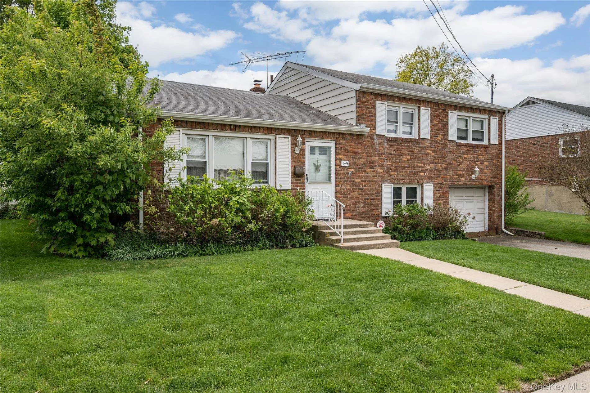 145 Arthur Avenue, Hempstead, NY, 3 Bedrooms Bedrooms, 8 Rooms Rooms,1 BathroomBathrooms,Residential,For Rent,Arthur,0,1012451 145 Arthur Avenue, Hempstead, NY, 3 Bedrooms Bedrooms, 8 Rooms Rooms,1 BathroomBathrooms,Residential,For Rent,Arthur,0,1012451