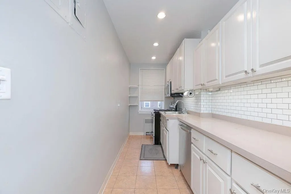 765 Bronx River Rd, Yonkers, NY, 2 Bedrooms Bedrooms, 5 Rooms Rooms,1 BathroomBathrooms,Residential,For Rent,Bronx River Rd,0,KEY1012457 765 Bronx River Rd, Yonkers, NY, 2 Bedrooms Bedrooms, 5 Rooms Rooms,1 BathroomBathrooms,Residential,For Rent,Bronx River Rd,0,KEY1012457