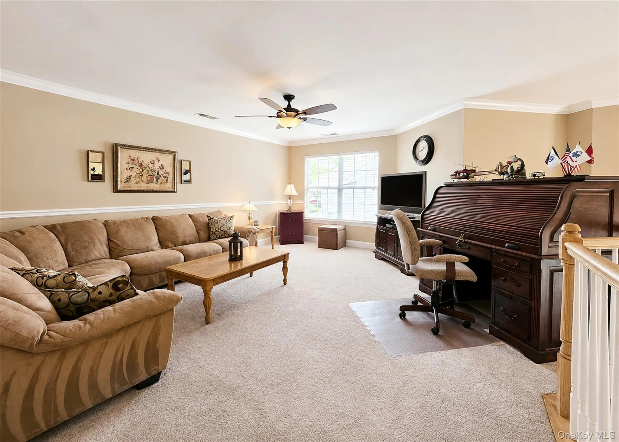Spacious Yet Cozy Loft Den Or Home Office Overlooks The Living Rm. Spacious Yet Cozy Loft Den Or Home Office Overlooks The Living Rm.