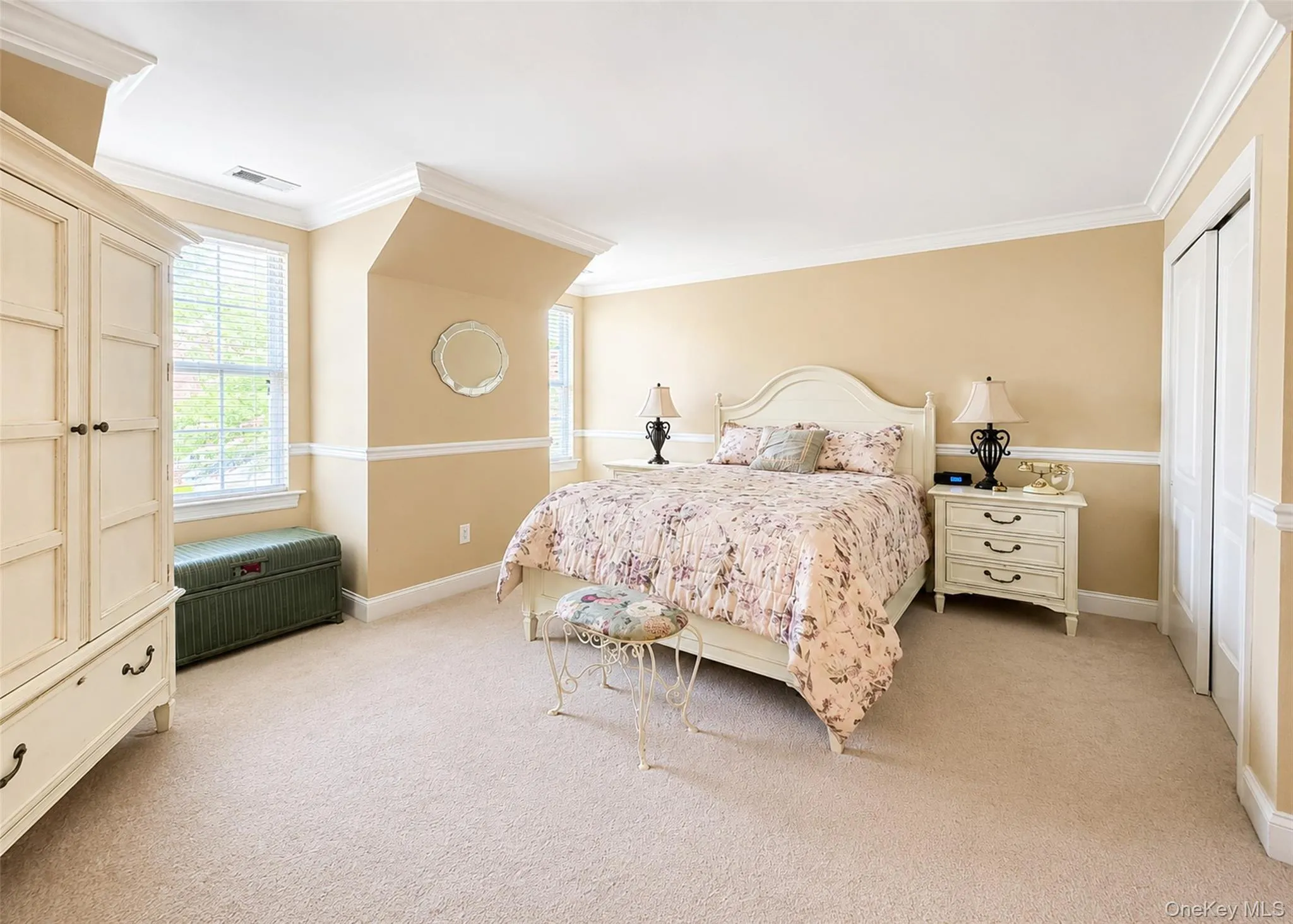 Generously Sized 2nd Bedrm W/Ensuite Features Intricate Ceiling To Wall Transitions. Generously Sized 2nd Bedrm W/Ensuite Features Intricate Ceiling To Wall Transitions.
