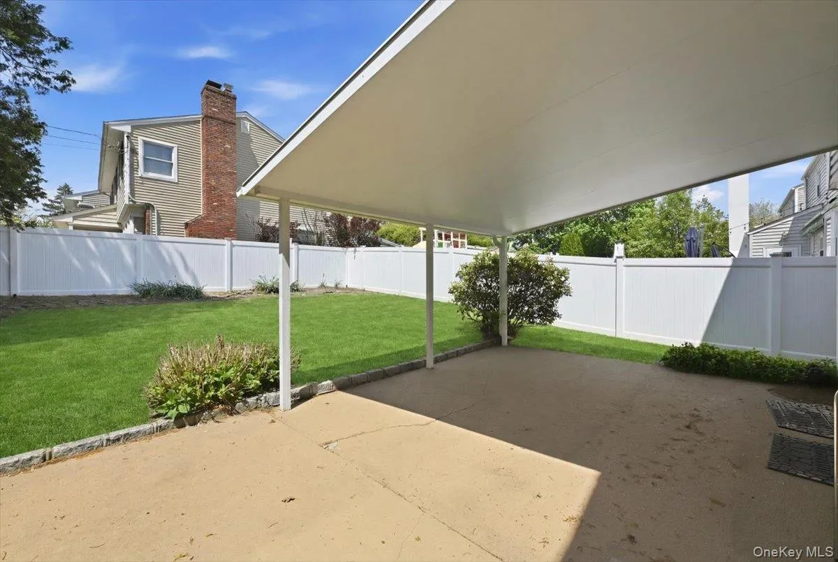 448 Lenox Road, Huntington, NY, 4 Bedrooms Bedrooms, 10 Rooms Rooms,2 BathroomsBathrooms,Residential,For Rent,Lenox,0,1012460 448 Lenox Road, Huntington, NY, 4 Bedrooms Bedrooms, 10 Rooms Rooms,2 BathroomsBathrooms,Residential,For Rent,Lenox,0,1012460