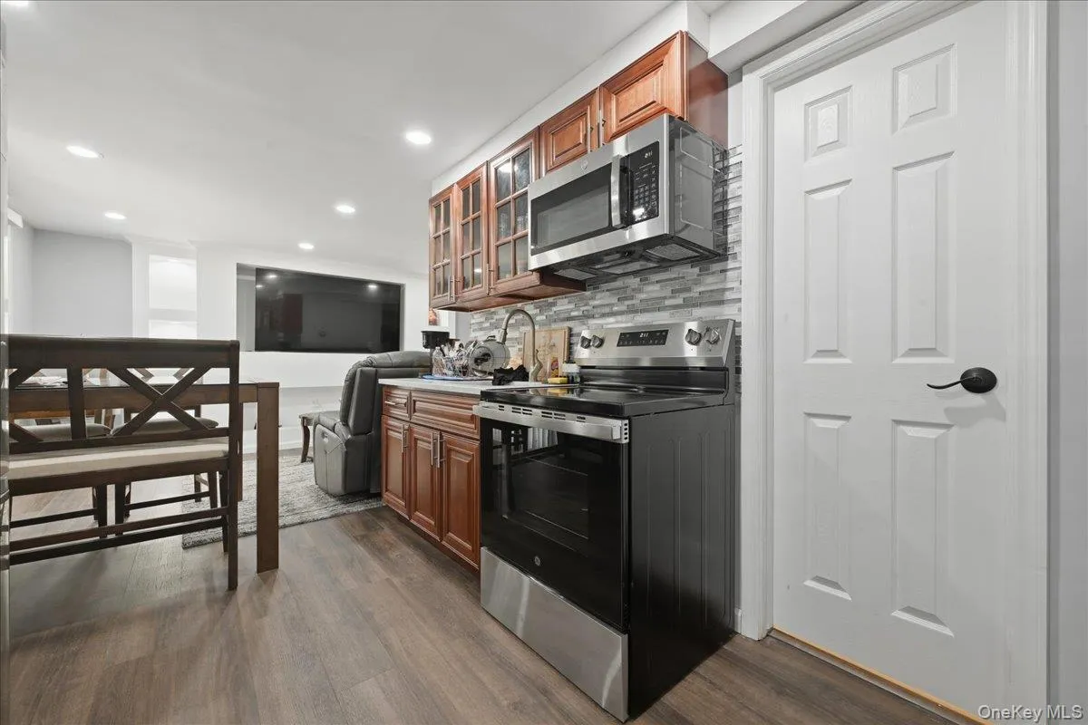 448 Lenox Road, Huntington, NY, 4 Bedrooms Bedrooms, 10 Rooms Rooms,2 BathroomsBathrooms,Residential,For Rent,Lenox,0,1012460 448 Lenox Road, Huntington, NY, 4 Bedrooms Bedrooms, 10 Rooms Rooms,2 BathroomsBathrooms,Residential,For Rent,Lenox,0,1012460