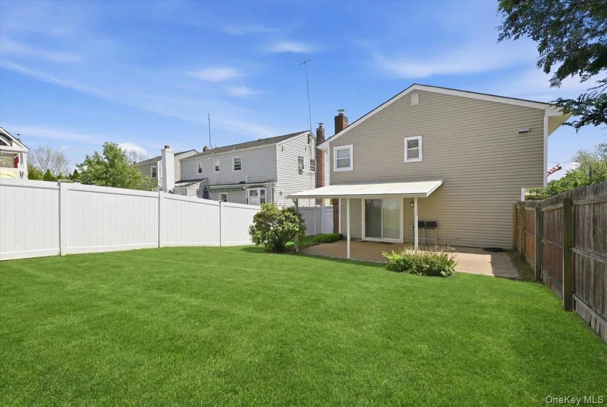 448 Lenox Road, Huntington, NY, 4 Bedrooms Bedrooms, 10 Rooms Rooms,2 BathroomsBathrooms,Residential,For Rent,Lenox,0,1012460 448 Lenox Road, Huntington, NY, 4 Bedrooms Bedrooms, 10 Rooms Rooms,2 BathroomsBathrooms,Residential,For Rent,Lenox,0,1012460