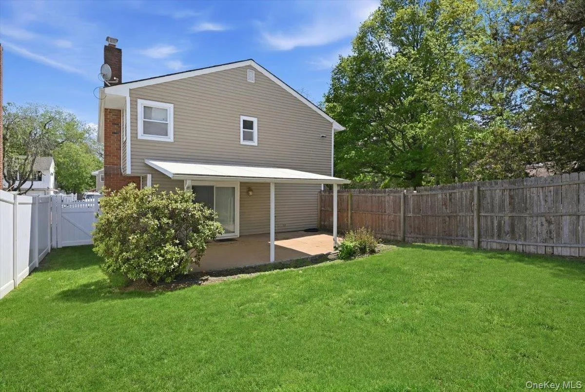 448 Lenox Road, Huntington, NY, 4 Bedrooms Bedrooms, 10 Rooms Rooms,2 BathroomsBathrooms,Residential,For Rent,Lenox,0,1012460 448 Lenox Road, Huntington, NY, 4 Bedrooms Bedrooms, 10 Rooms Rooms,2 BathroomsBathrooms,Residential,For Rent,Lenox,0,1012460