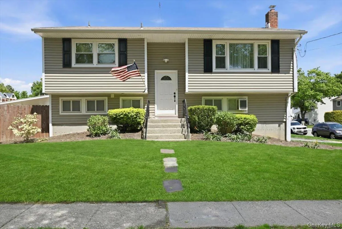 448 Lenox Road, Huntington, NY, 4 Bedrooms Bedrooms, 10 Rooms Rooms,2 BathroomsBathrooms,Residential,For Rent,Lenox,0,1012460 448 Lenox Road, Huntington, NY, 4 Bedrooms Bedrooms, 10 Rooms Rooms,2 BathroomsBathrooms,Residential,For Rent,Lenox,0,1012460