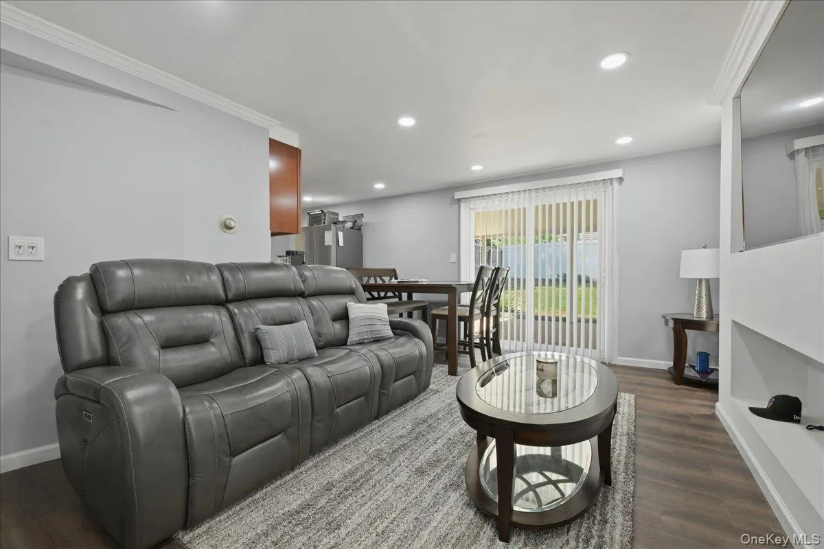 448 Lenox Road, Huntington, NY, 4 Bedrooms Bedrooms, 10 Rooms Rooms,2 BathroomsBathrooms,Residential,For Rent,Lenox,0,1012460 448 Lenox Road, Huntington, NY, 4 Bedrooms Bedrooms, 10 Rooms Rooms,2 BathroomsBathrooms,Residential,For Rent,Lenox,0,1012460