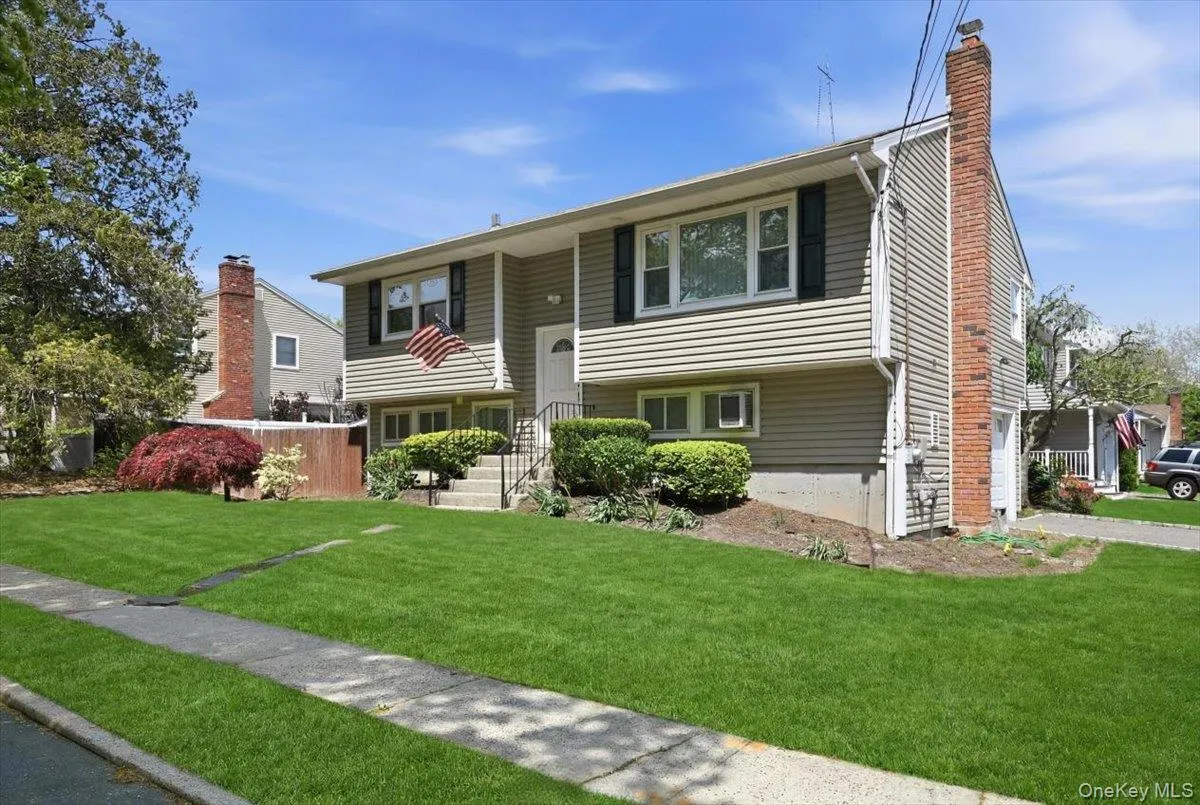448 Lenox Road, Huntington, NY, 4 Bedrooms Bedrooms, 10 Rooms Rooms,2 BathroomsBathrooms,Residential,For Rent,Lenox,0,1012460 448 Lenox Road, Huntington, NY, 4 Bedrooms Bedrooms, 10 Rooms Rooms,2 BathroomsBathrooms,Residential,For Rent,Lenox,0,1012460