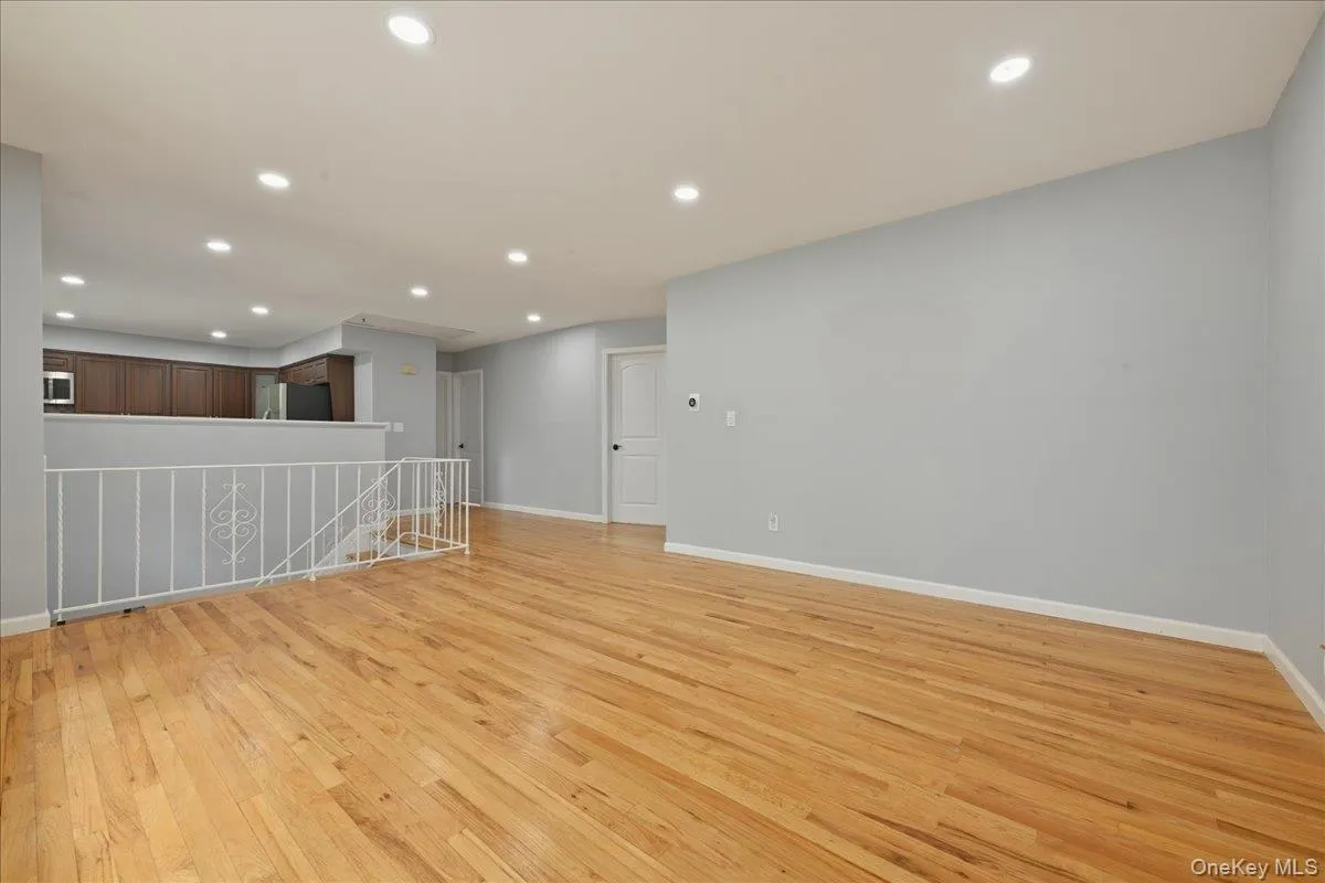 448 Lenox Road, Huntington, NY, 4 Bedrooms Bedrooms, 10 Rooms Rooms,2 BathroomsBathrooms,Residential,For Rent,Lenox,0,1012460 448 Lenox Road, Huntington, NY, 4 Bedrooms Bedrooms, 10 Rooms Rooms,2 BathroomsBathrooms,Residential,For Rent,Lenox,0,1012460