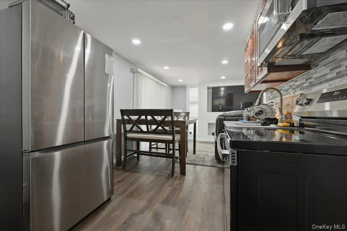 448 Lenox Road, Huntington, NY, 4 Bedrooms Bedrooms, 10 Rooms Rooms,2 BathroomsBathrooms,Residential,For Rent,Lenox,0,1012460 448 Lenox Road, Huntington, NY, 4 Bedrooms Bedrooms, 10 Rooms Rooms,2 BathroomsBathrooms,Residential,For Rent,Lenox,0,1012460