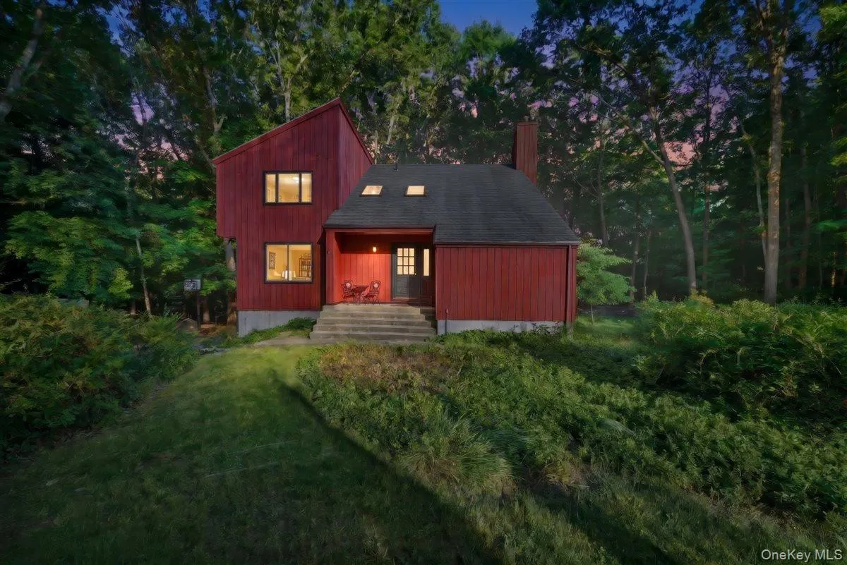 2 Victor Lane, Carmel, NY, 4 Bedrooms Bedrooms, 10 Rooms Rooms,2 BathroomsBathrooms,Residential,For Rent,Victor,0,KEY1012479 2 Victor Lane, Carmel, NY, 4 Bedrooms Bedrooms, 10 Rooms Rooms,2 BathroomsBathrooms,Residential,For Rent,Victor,0,KEY1012479