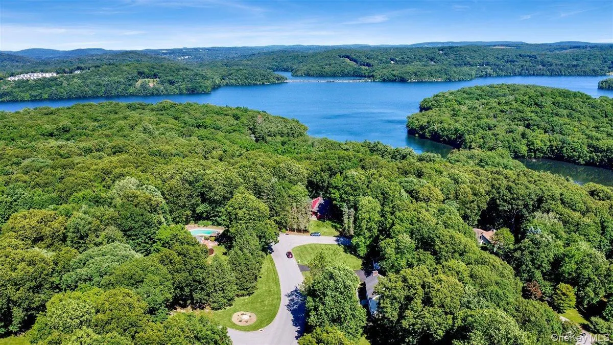 2 Victor Lane, Carmel, NY, 4 Bedrooms Bedrooms, 10 Rooms Rooms,2 BathroomsBathrooms,Residential,For Rent,Victor,0,1012479 2 Victor Lane, Carmel, NY, 4 Bedrooms Bedrooms, 10 Rooms Rooms,2 BathroomsBathrooms,Residential,For Rent,Victor,0,1012479