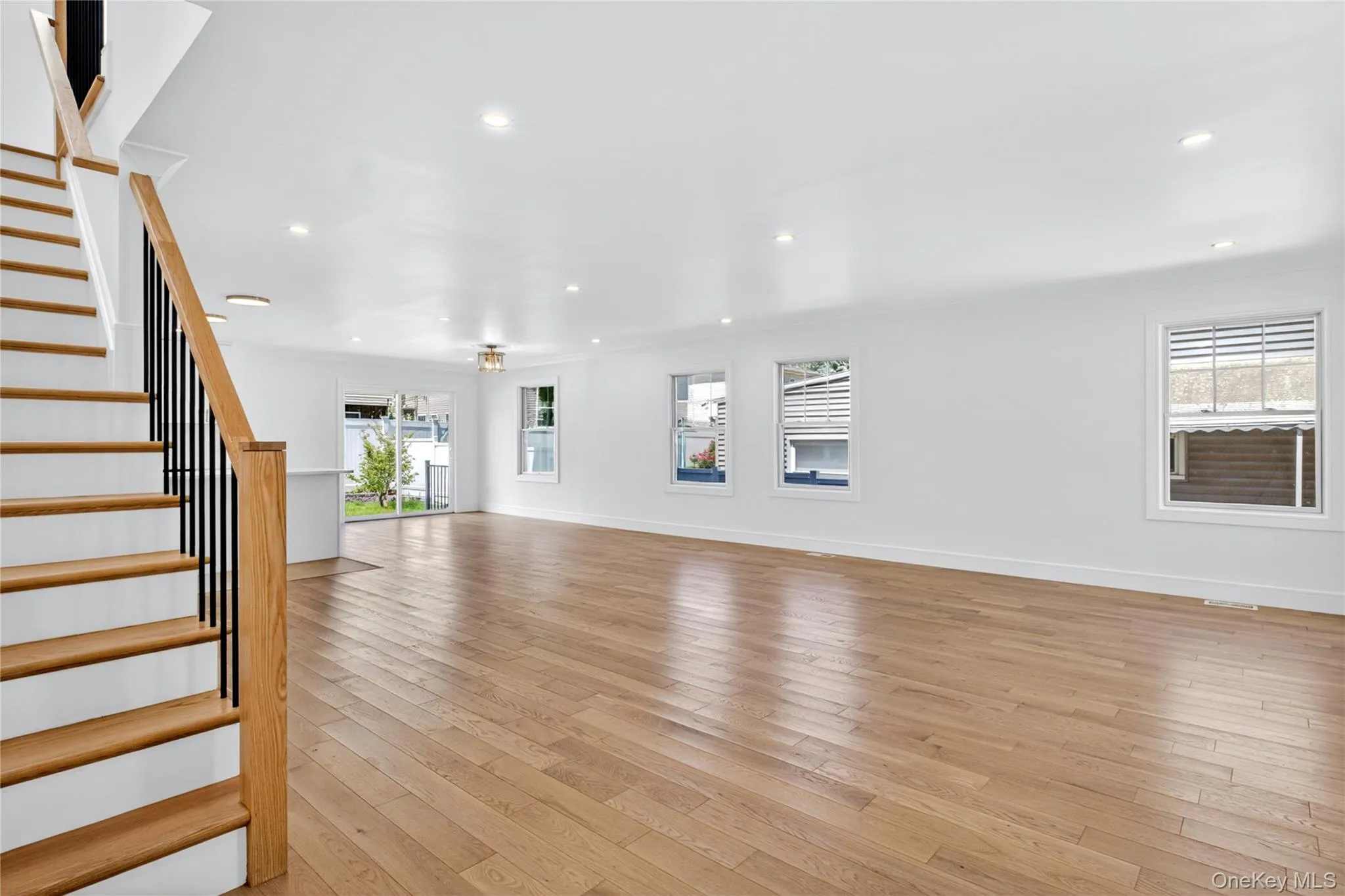 37 Corchaug Avenue, North Hempstead, NY, 4 Bedrooms Bedrooms, 9 Rooms Rooms,4 BathroomsBathrooms,Residential Lease,For Rent,Corchaug,0,1012485 37 Corchaug Avenue, North Hempstead, NY, 4 Bedrooms Bedrooms, 9 Rooms Rooms,4 BathroomsBathrooms,Residential Lease,For Rent,Corchaug,0,1012485