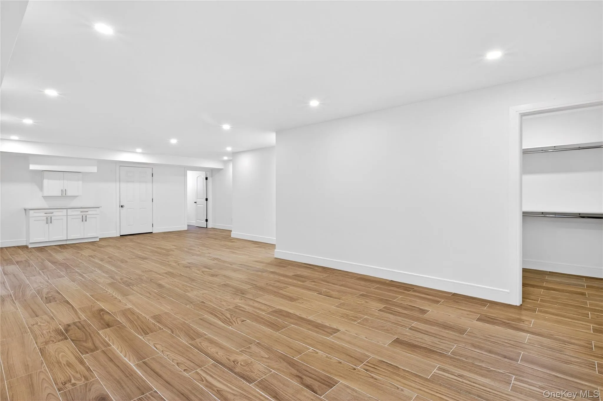 37 Corchaug Avenue, North Hempstead, NY, 4 Bedrooms Bedrooms, 9 Rooms Rooms,4 BathroomsBathrooms,Residential Lease,For Rent,Corchaug,0,1012485 37 Corchaug Avenue, North Hempstead, NY, 4 Bedrooms Bedrooms, 9 Rooms Rooms,4 BathroomsBathrooms,Residential Lease,For Rent,Corchaug,0,1012485